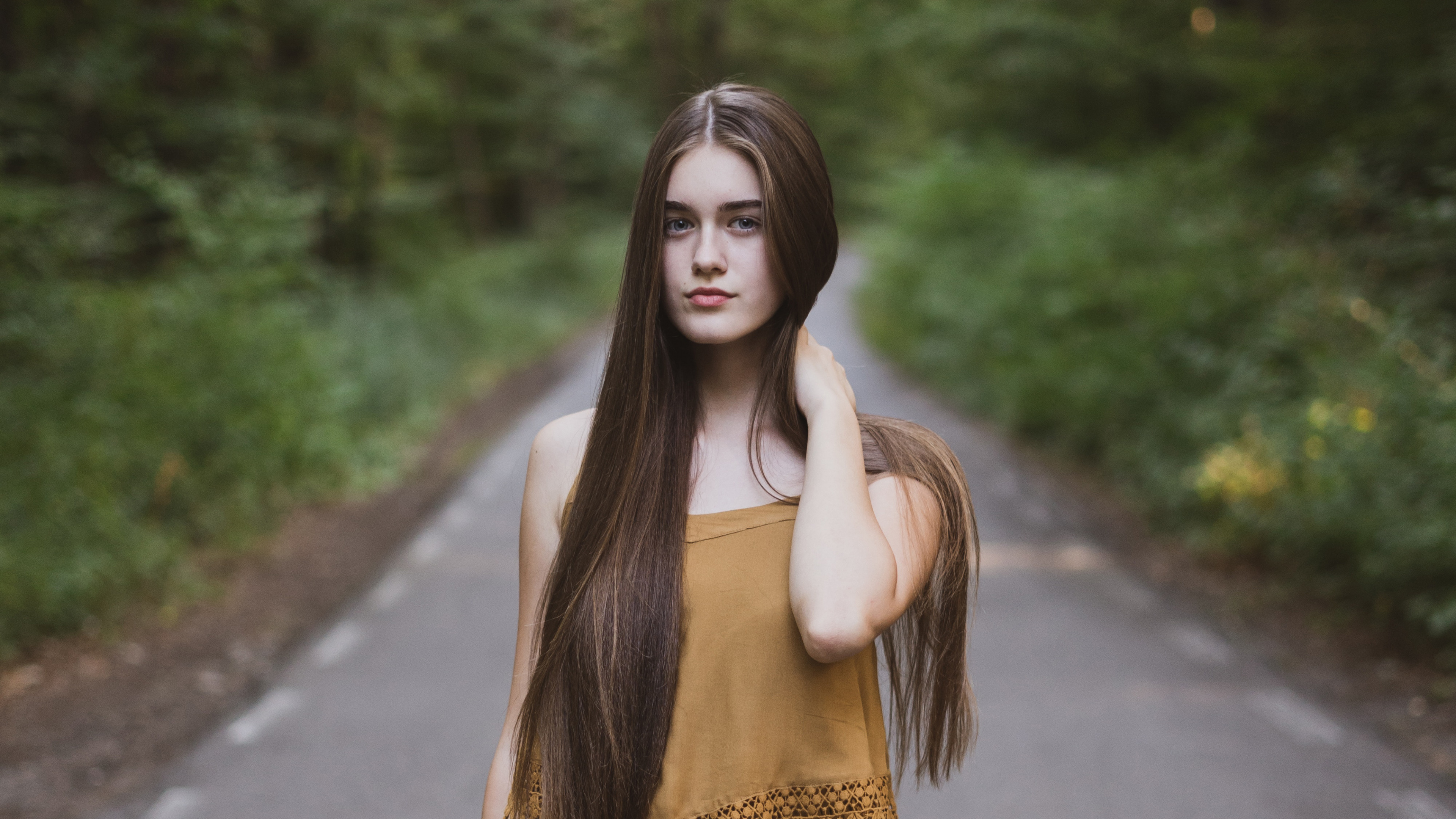 Анна Велис длинные волосы