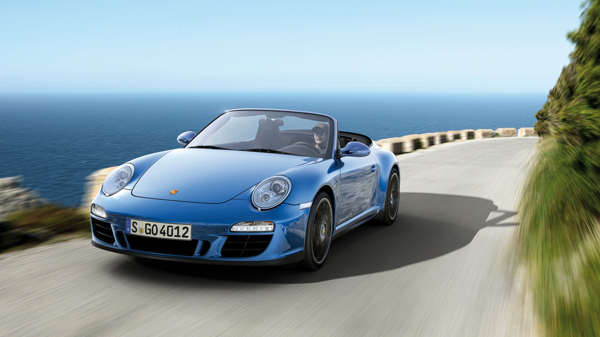 Порше 911 море