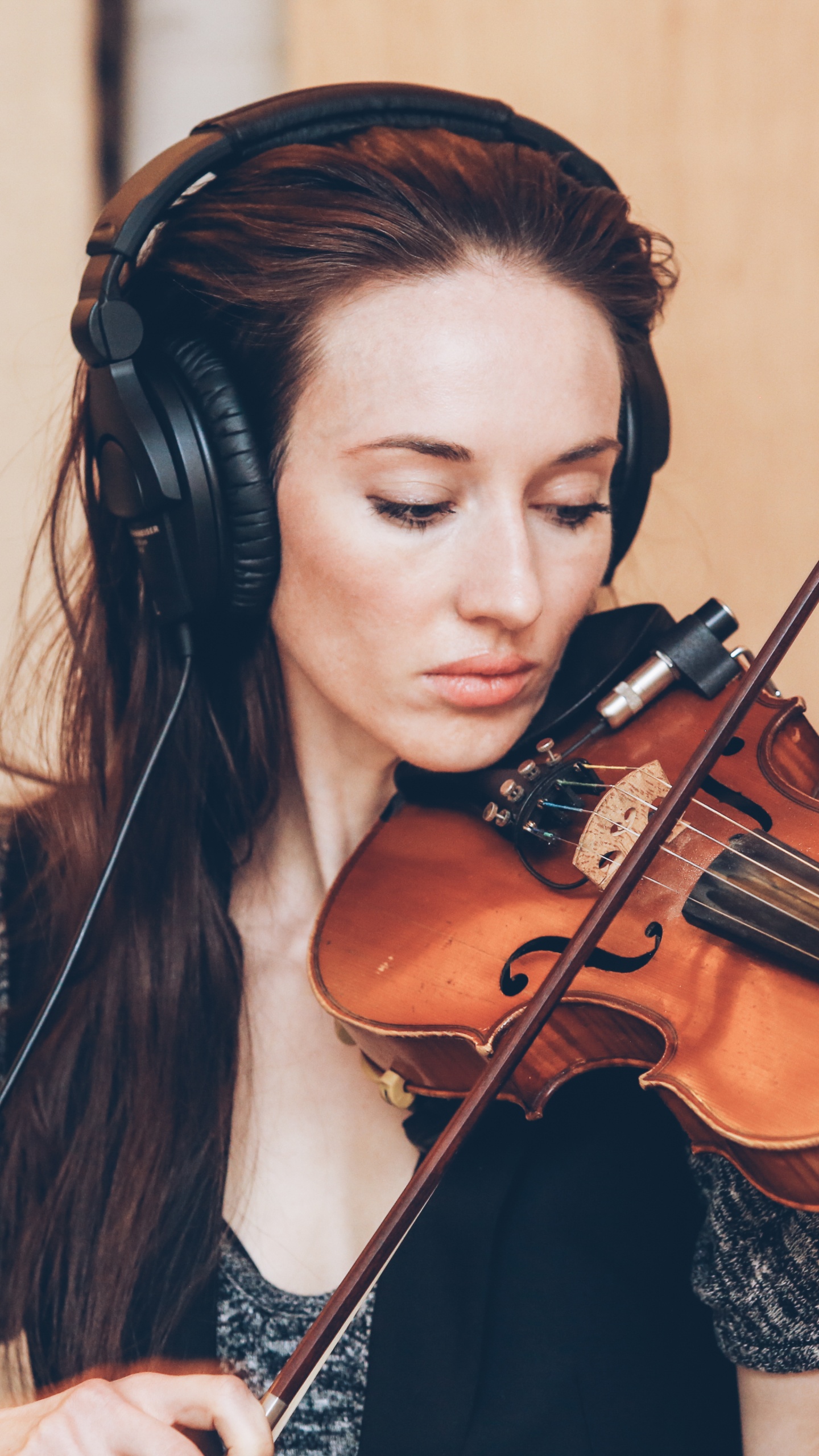 Скрипка слушать музыку современную. Девушка скрипачка. Скрипка слушать музыку современную. Фотосессия со скрипкой. Скрипка слушать музыку современную.