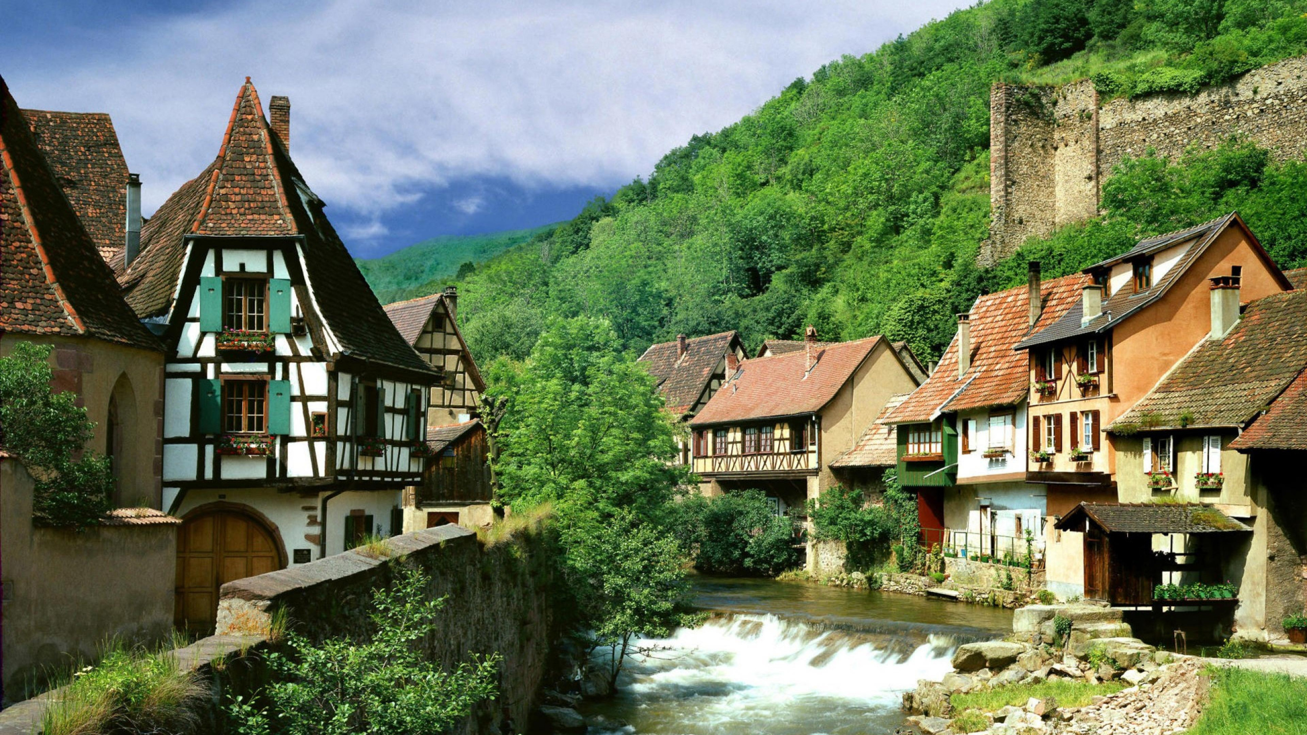 Village countryside. Эльзас Франция природа. Кайзерсберг Франция. Эльзас и Лотарингия природа. Эльзас Франция горы.