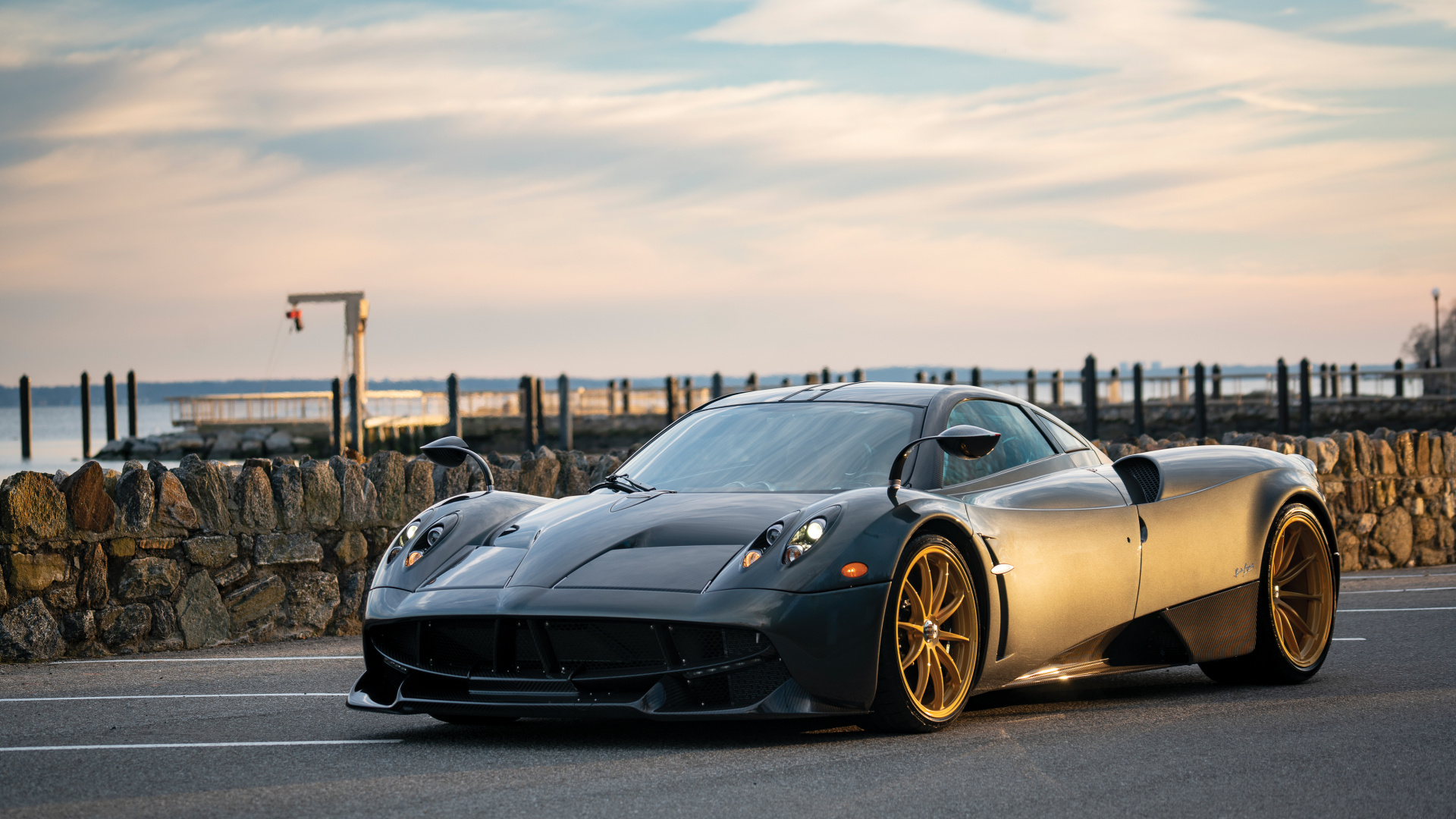 Машина Pagani Huayra Tempesta