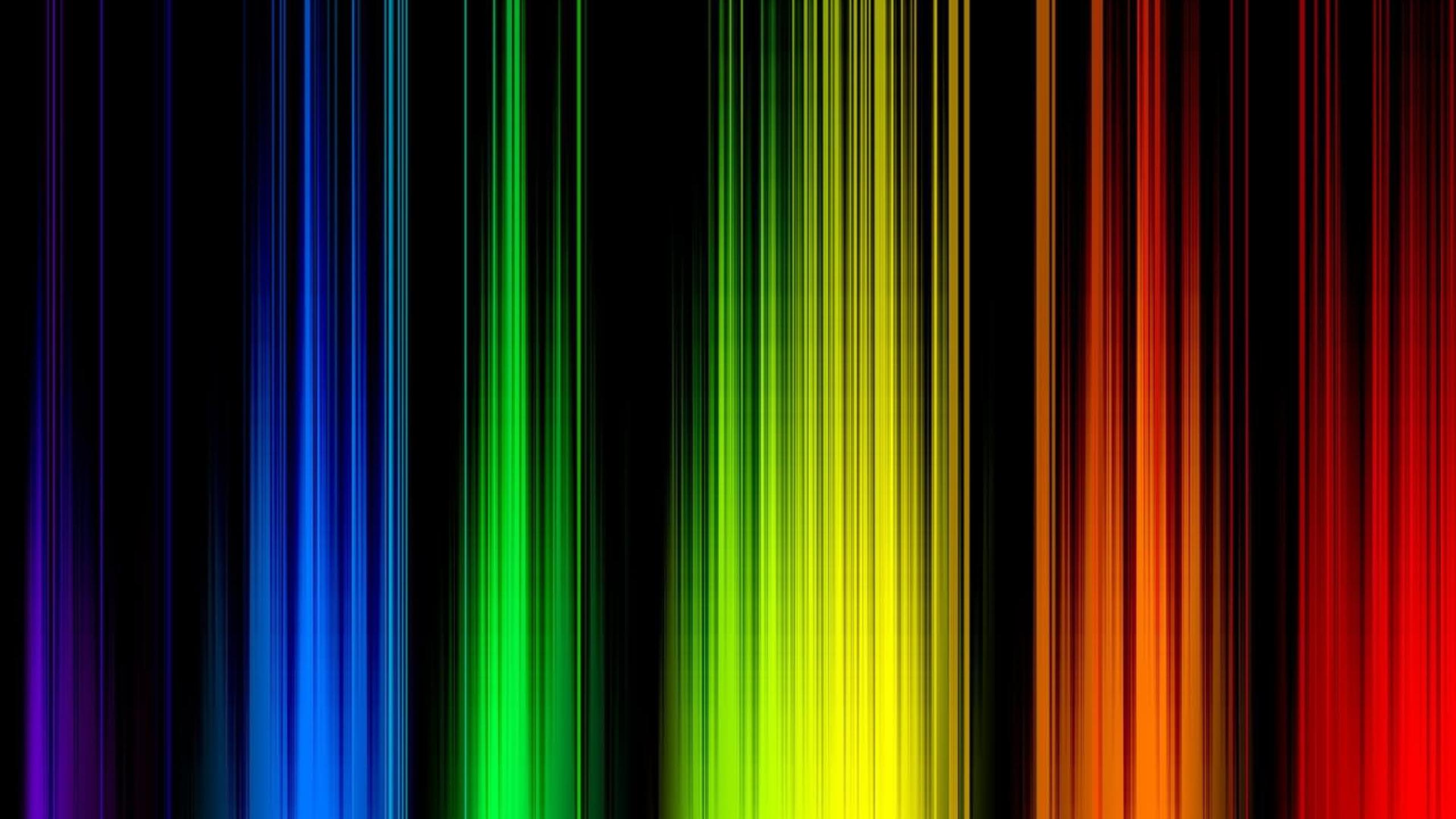 Цветные обои. Цветная абстракция на черном фоне. Радужные полосы на черном фоне. Яркие цвета на темном фоне. Спектр абстракция.