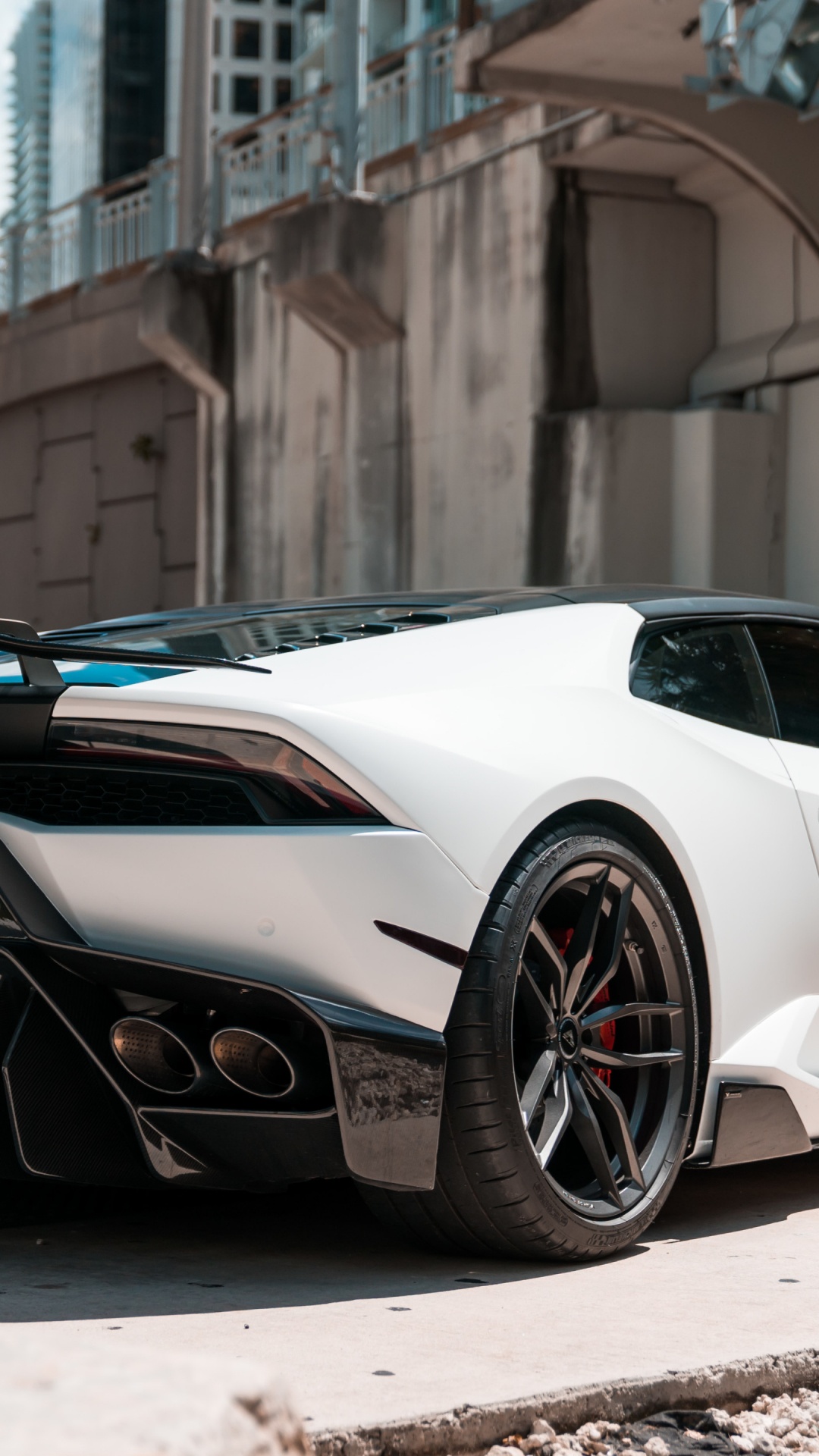 LAMBORGHINI    