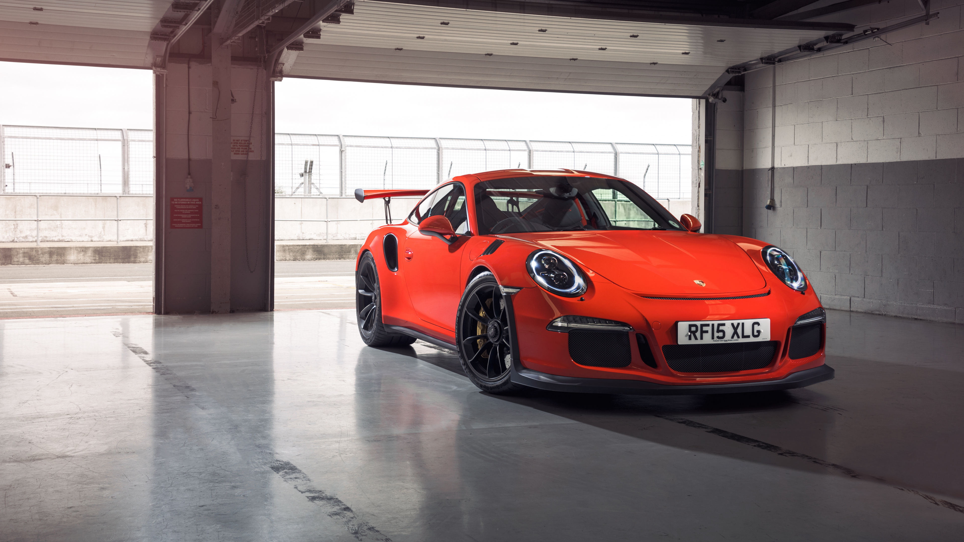 Porsche 911 gt3 RS оранжевый