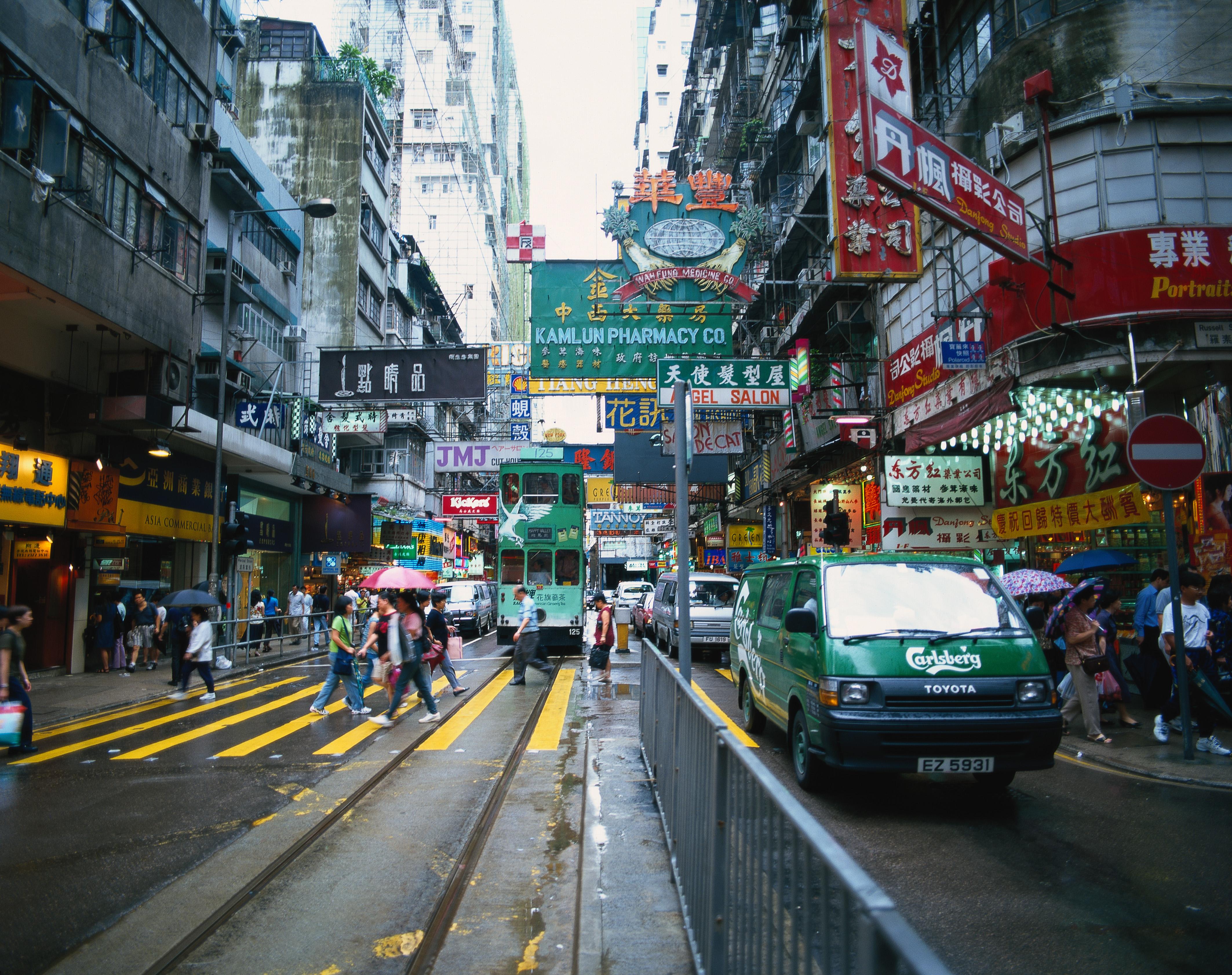 Travel streets. Чайна Таун Гонконг. Улица Шанхай-стрит Гонконг. Китай город Гонконг. Гонг Конг улицы.