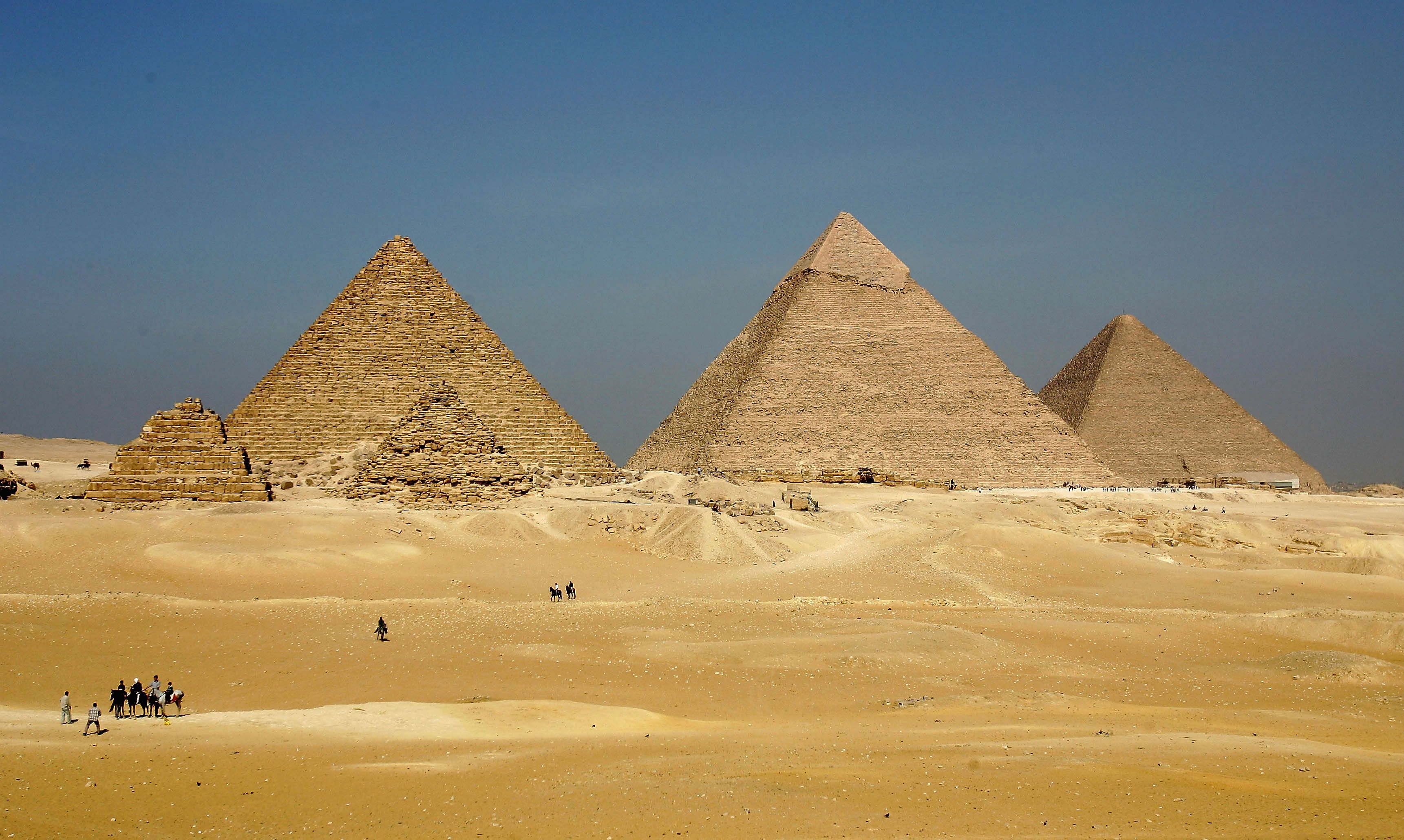 Древности пирамид. Пирамиды Гизы древний Египет. Долина Гизы Египет. Египетские пирамиды, Долина Гиза, Египет. Египетская пирамида Хеопса.