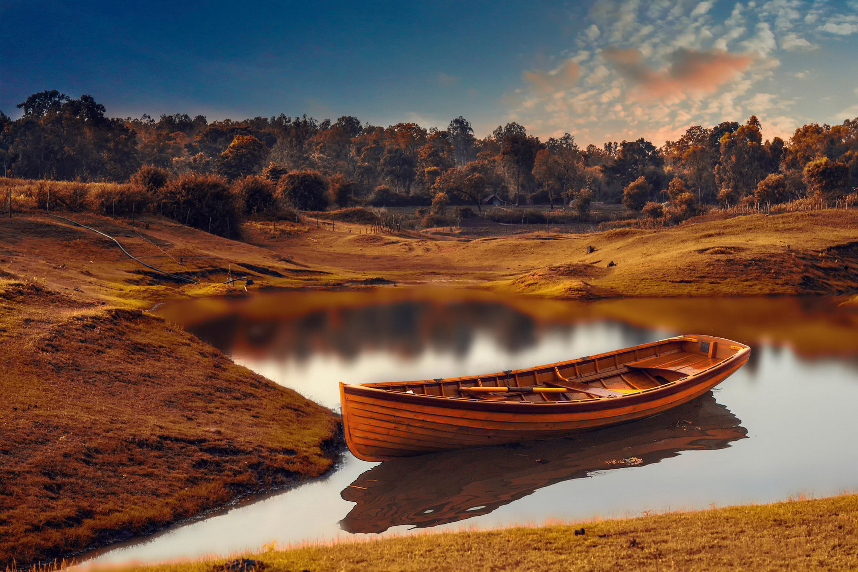 Картинки на тему. Пейзаж в коричневых тонах. Красивая лодка. Пейзаж с лодкой. Лодка на реке.