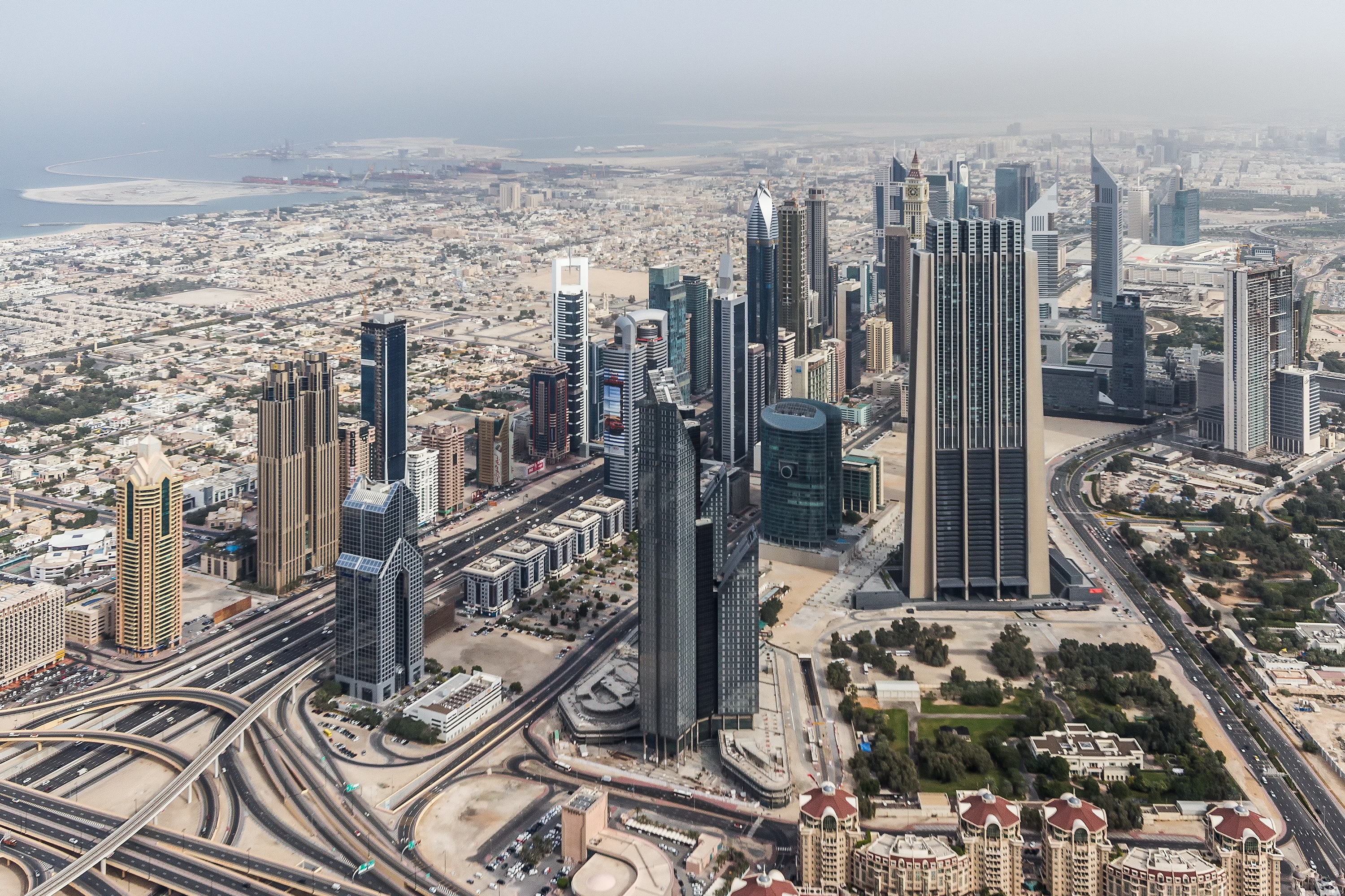Какие города в оаэ. Объединённые арабские эмираты Дубай. Город Дубай Объединённых арабских Эмиратах. Абу Даби Бурдж Халифа. Небоскребы арабские Объединенные эмираты.