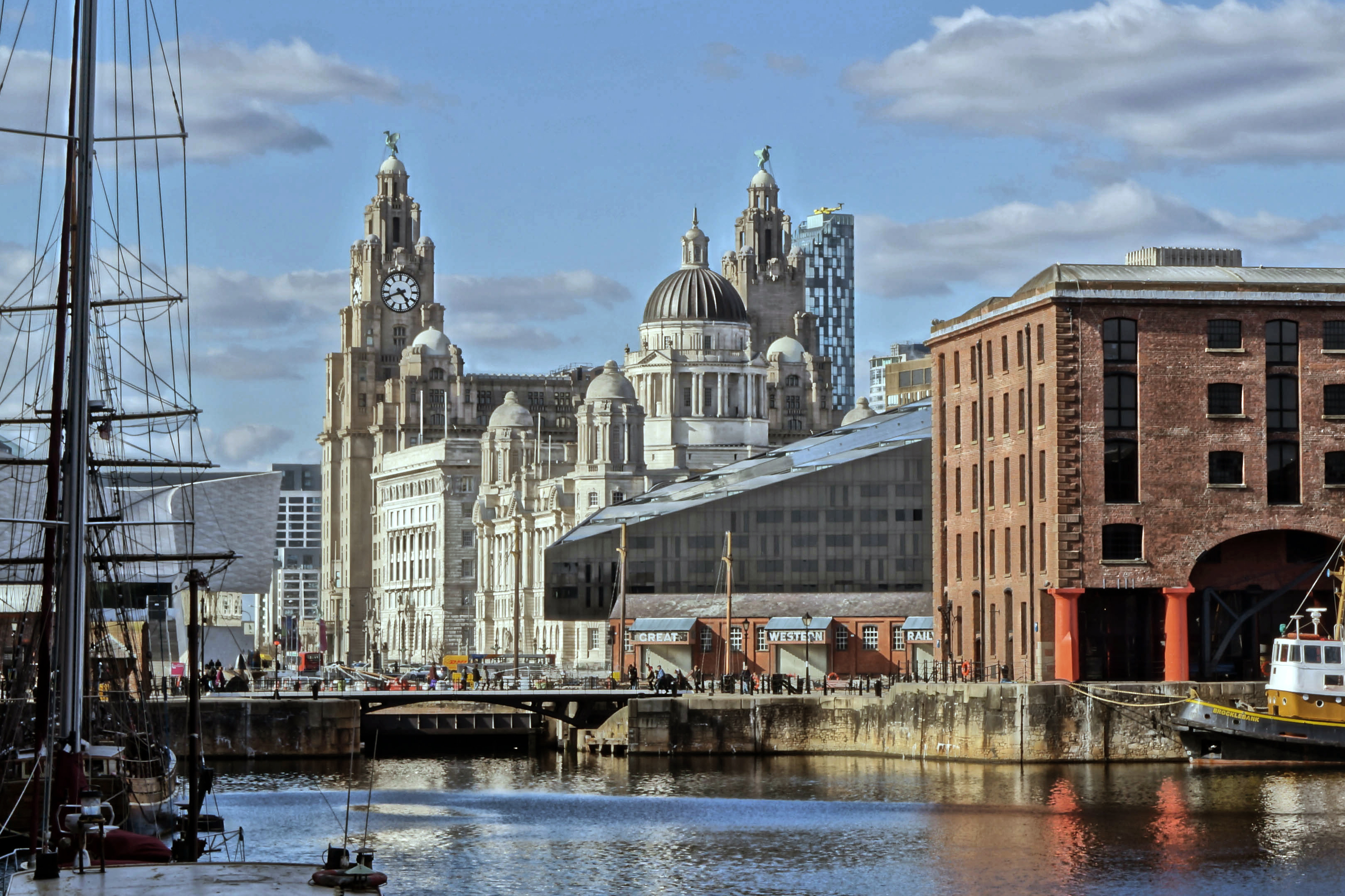 Ливерпуль википедия. Ливерпуль Мерсисайд Англия. Pier head в Ливерпуле. Ливерпуль город. Город Ливерпуль, Ливерпуль, Англия.