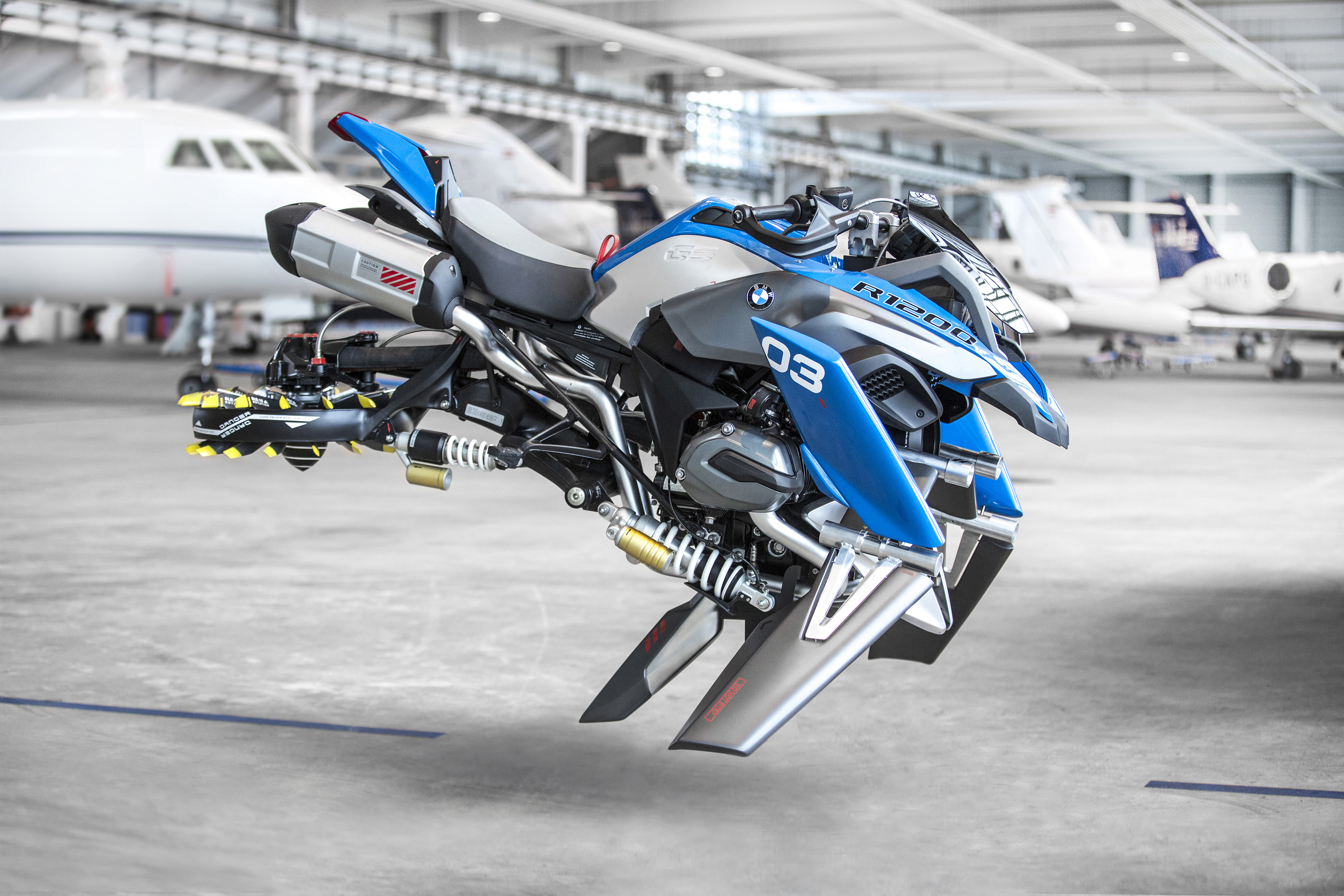 Летающий байки. Ховербайк концепт. BMW Motorcycles 2022. BMW br1200 GS Hover. Летающий мотоцикл Ховербайк.