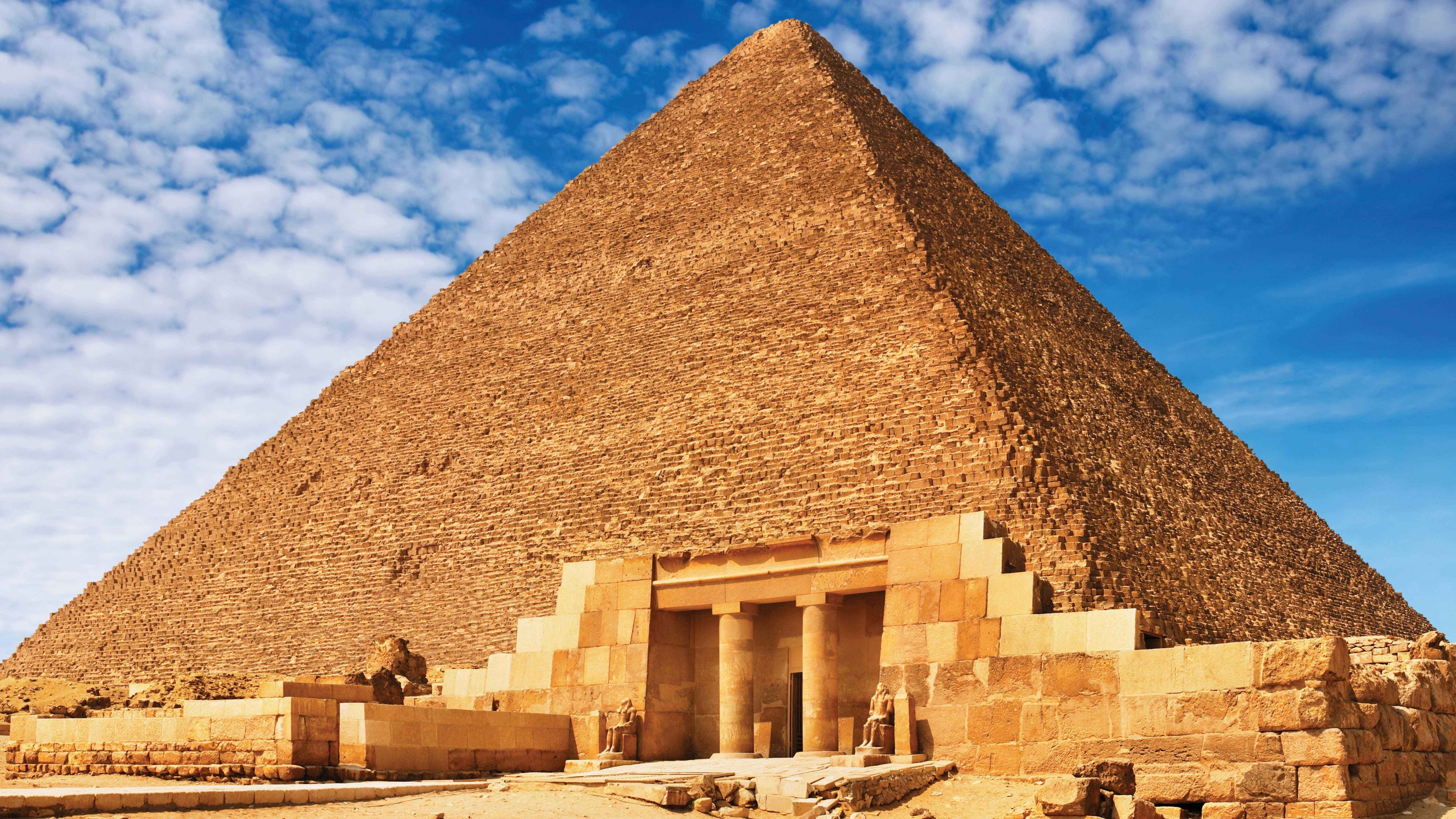Что представляют собой египетские пирамиды. Пирамида Хеопса (Хуфу). 7 Чудес света пирамида Хеопса. Пирамида Хуфу Египет. Семь чудес света пирамида Хэопс.