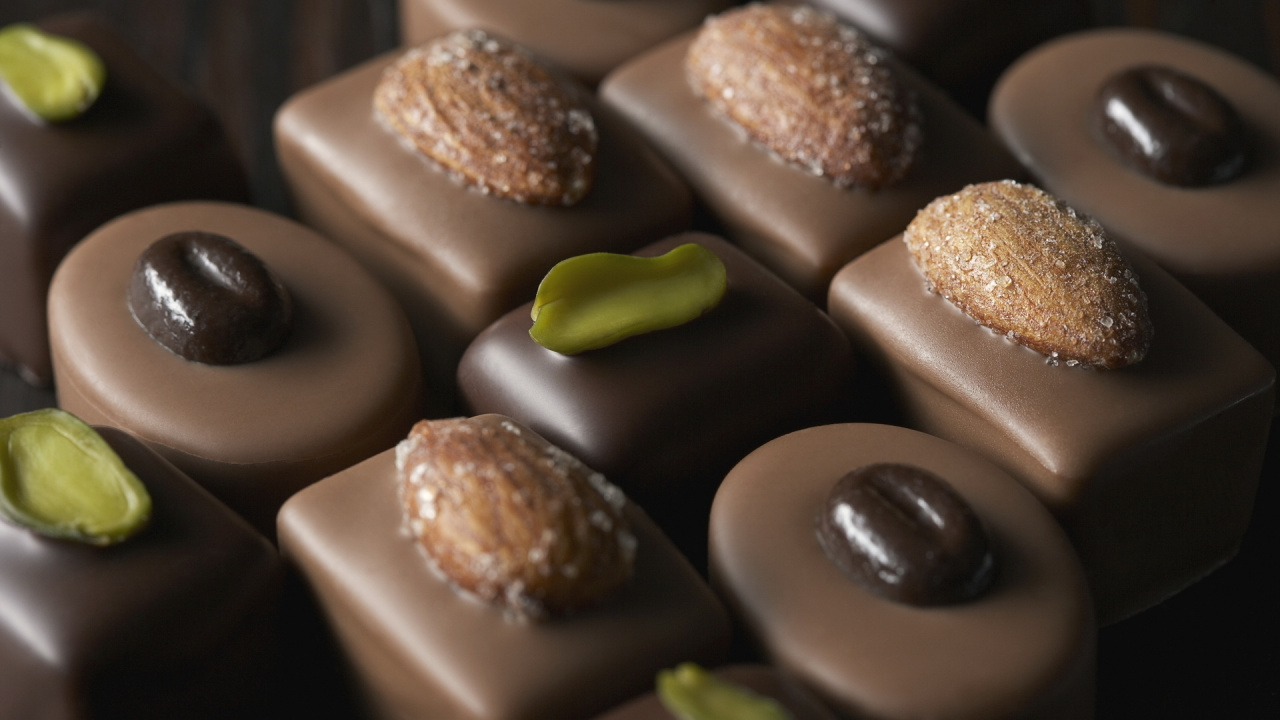 Обои шоколад, пища, пралине, сладость, кондитерские изделия в разрешении 1280x720