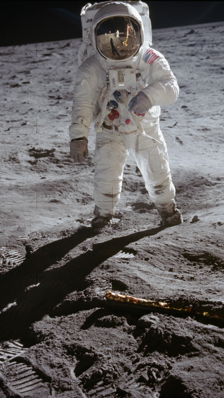 Обои Аполлон 11, программа Аполлон, прилунение, луна, НАСА в разрешении 720x1280
