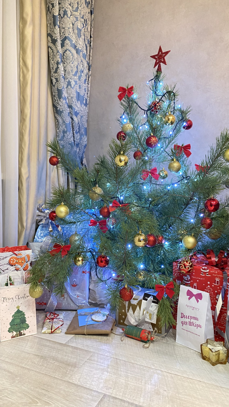 Обои елка, Рождественский день, пихта, дизайн интерьера, Рождественские украшения в разрешении 750x1334