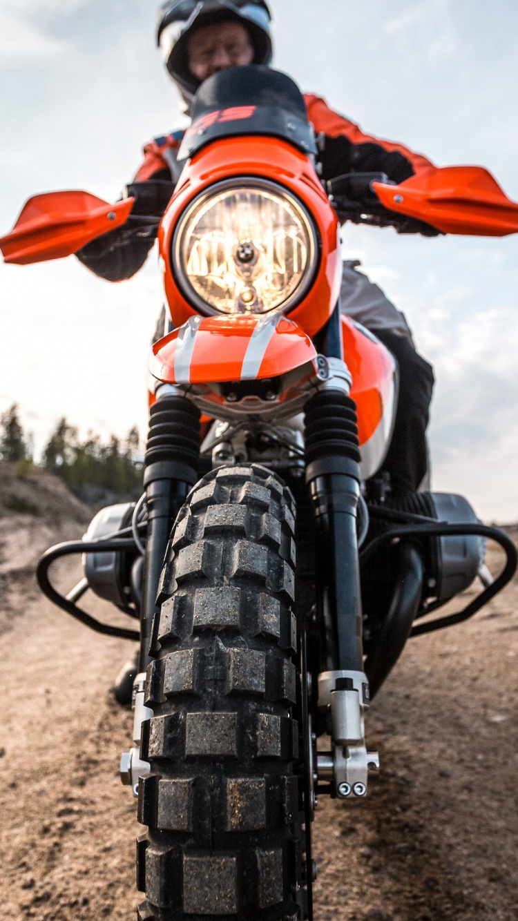 Обои bmw r ninet, Байерише Моторен Верке АГ, мотоцикл, легковые автомобили, ралли Дакар в разрешении 750x1334