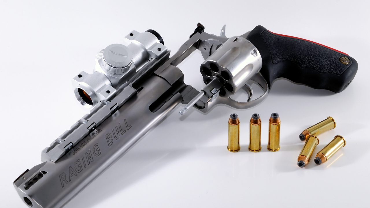 Обои орудие, револьвер, боеприпасы, триггер, ручное огнестрельное оружие в разрешении 1280x720