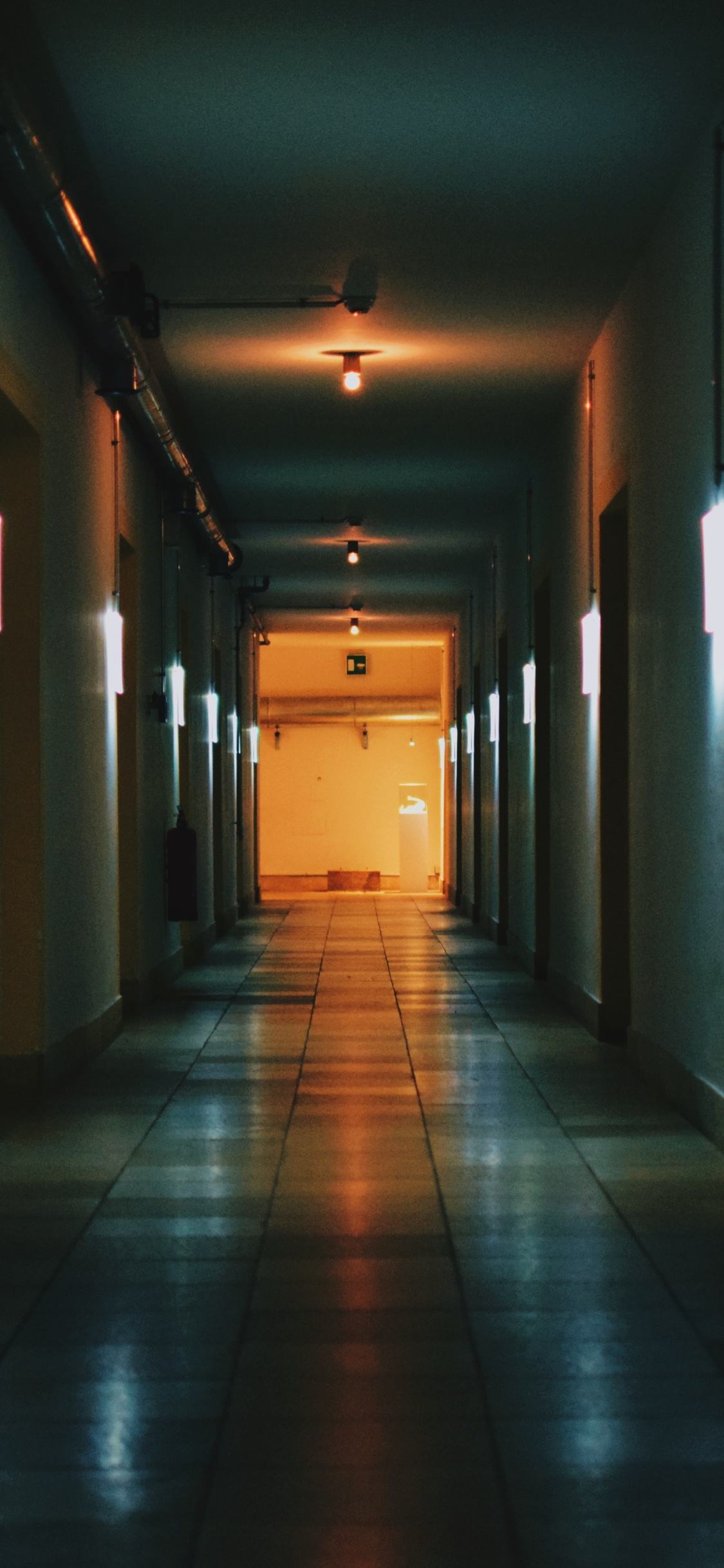 Обои арт, ОРФ III В, небо, здание, линия в разрешении 1125x2436