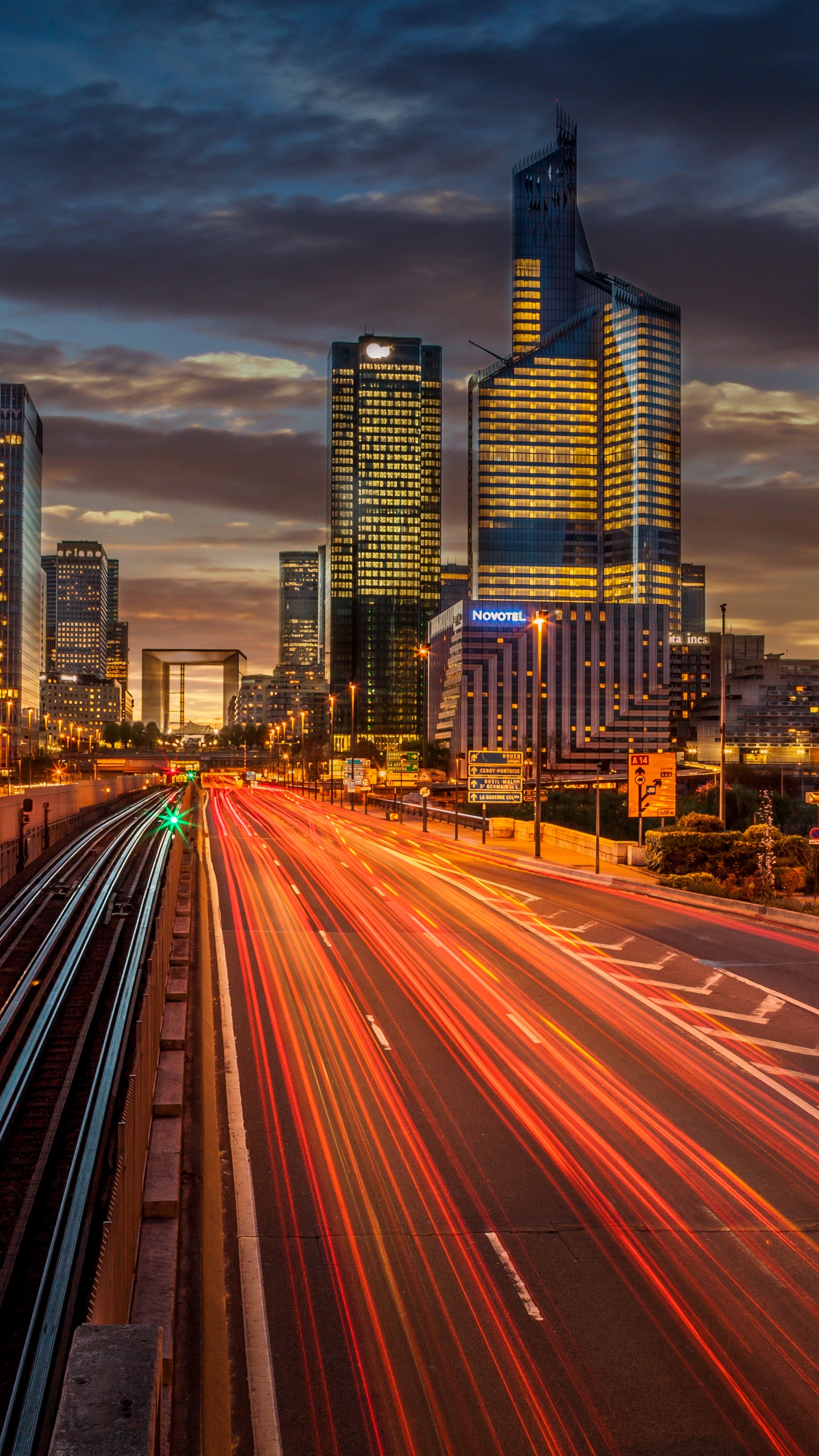 Обои оперативная память, intel core i5, облако, небоскреб, здание в разрешении 1440x2560