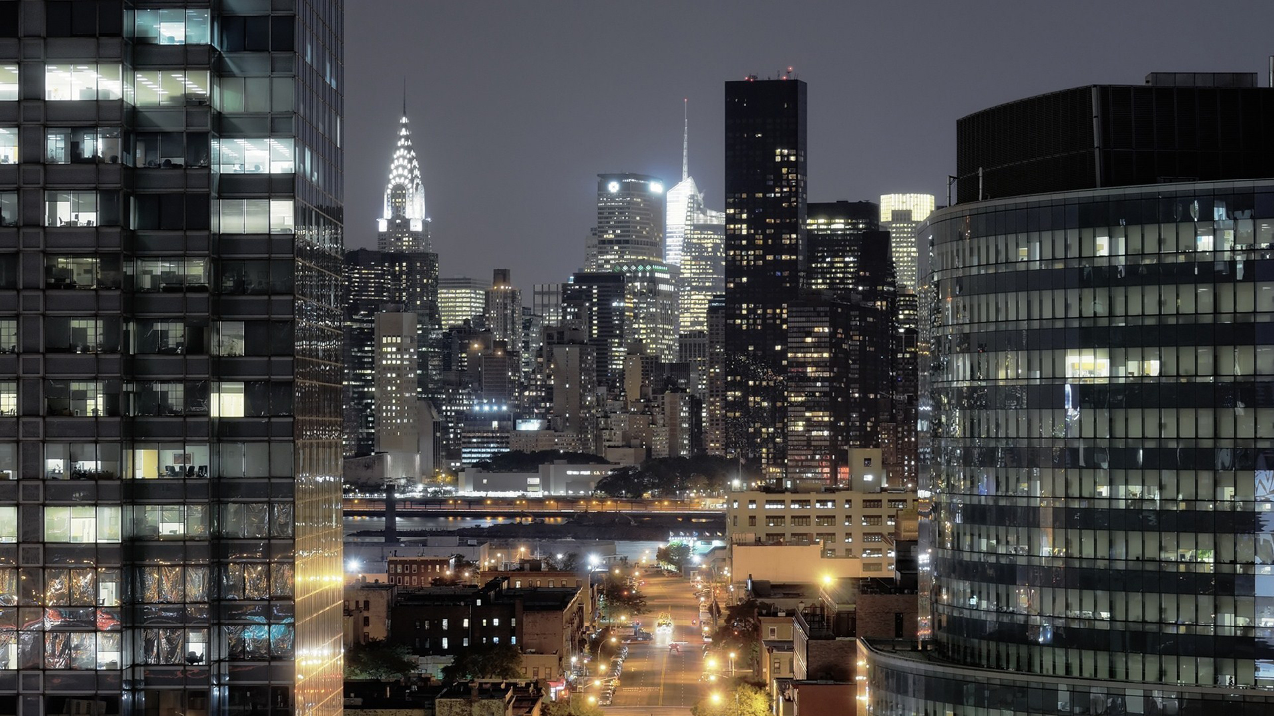 Обои город, городской район, метрополия, городской пейзаж, ночь в разрешении 2560x1440