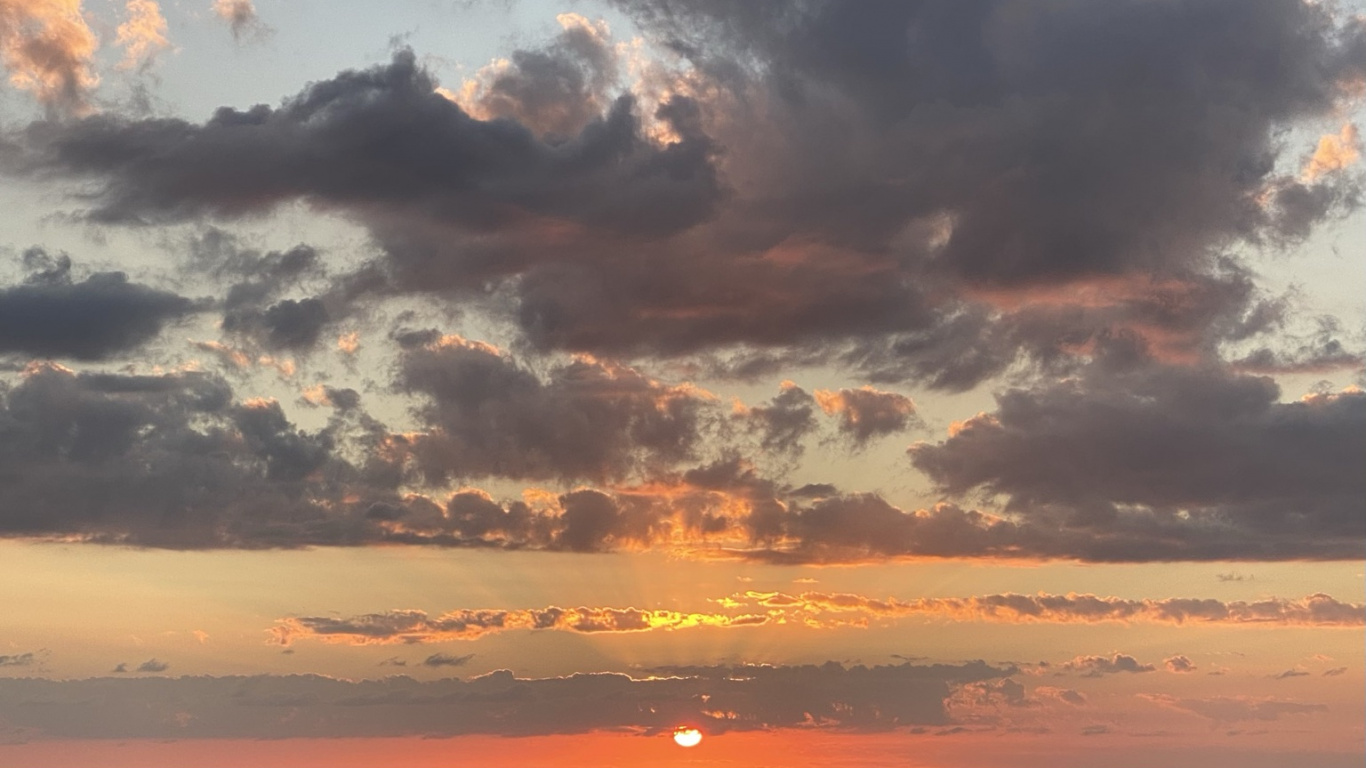 Обои море, облако, вода, атмосфера, послесвечение в разрешении 1366x768