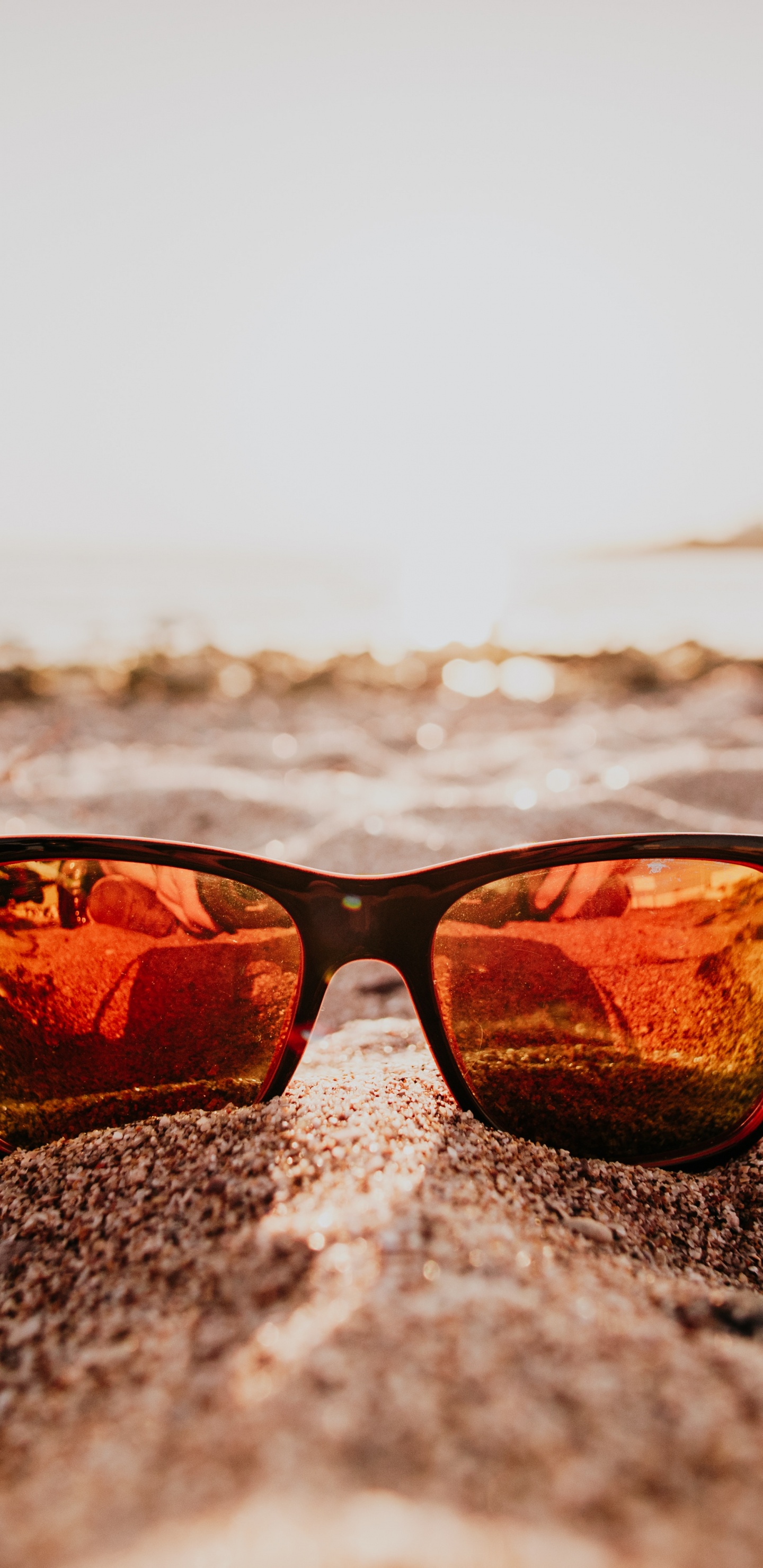 Обои солнечные очки, очки, отражение, уход за зрением, свет в разрешении 1440x2960