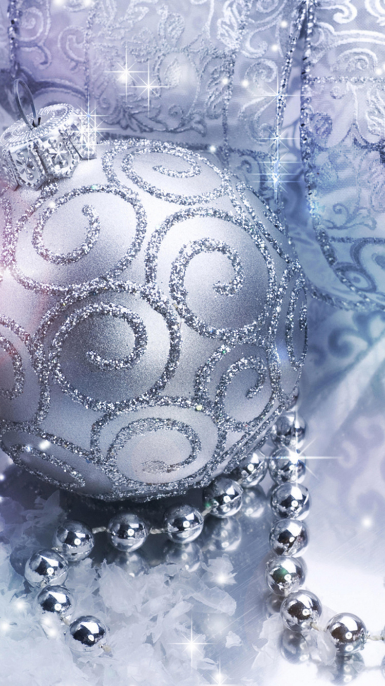 Обои Рождественский день, Рождественские украшения, елка, рождественский орнамент, Новый год в разрешении 750x1334