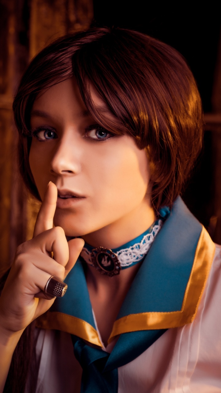 Обои красота, каштановые волосы, костюм, косплей, игра в разрешении 720x1280