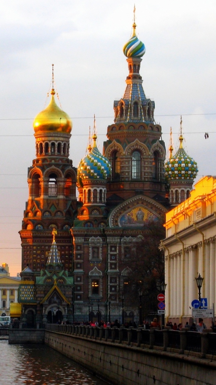 Обои Церковь Спаса на Крови, Петропавловская крепость, ориентир, городок, водный путь в разрешении 720x1280
