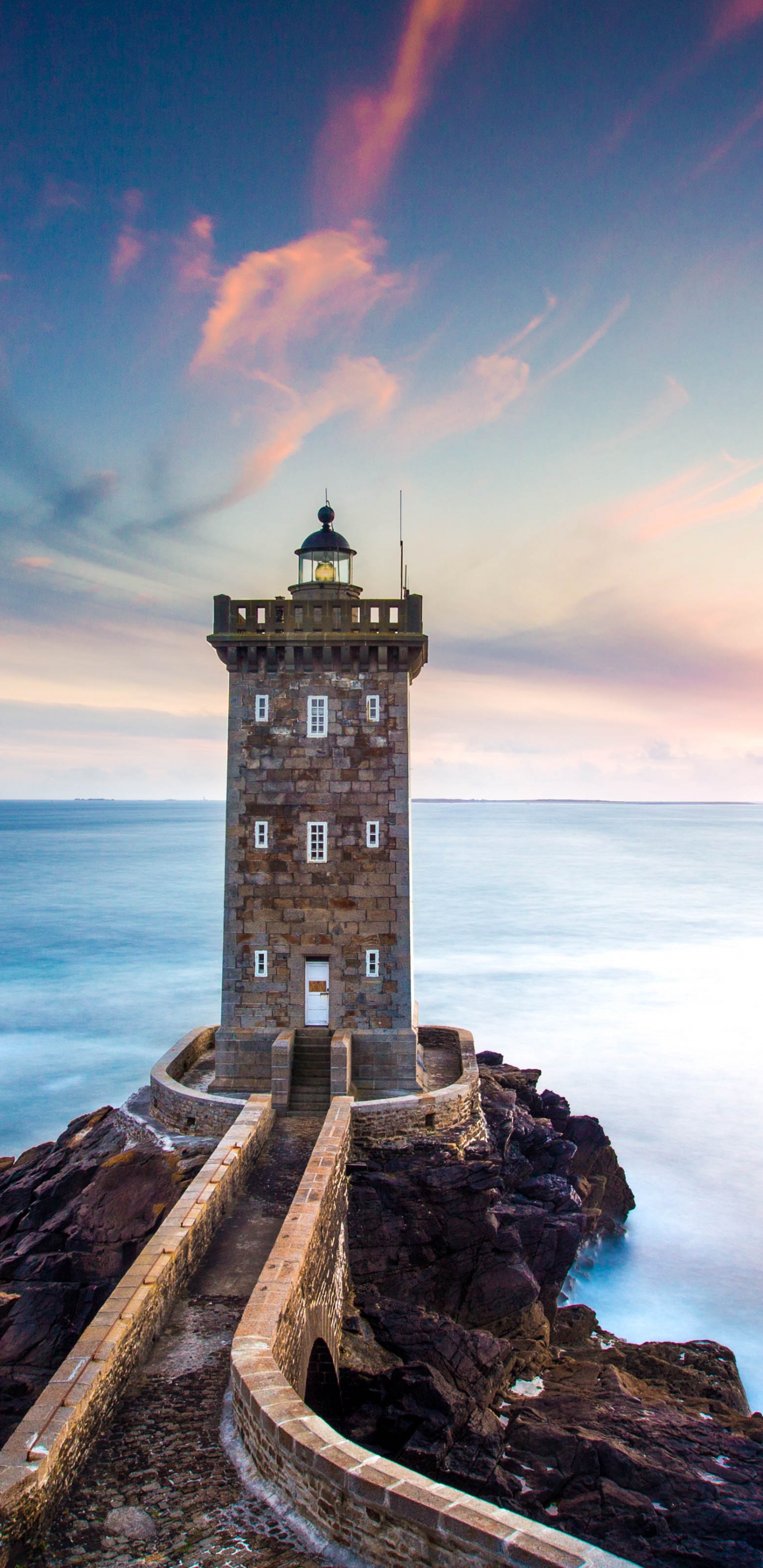 Обои исламский центр федерального значения, Маяк, Керморванский маяк, без сухого, вода в разрешении 1440x2960