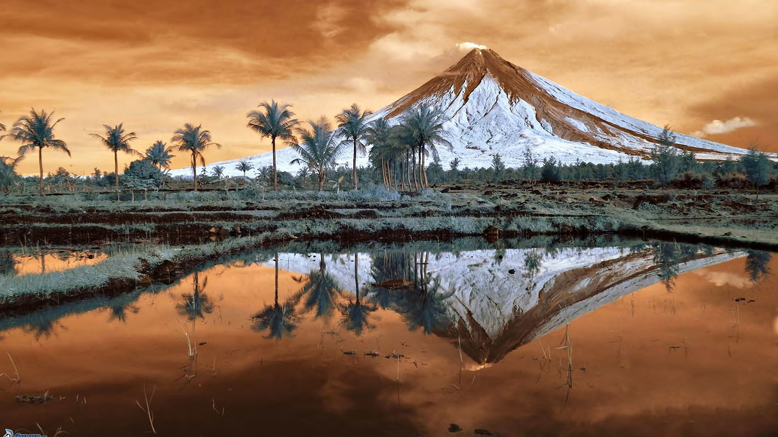 Обои вулкан, гора, отражение, природа, пейзаж в разрешении 2560x1440