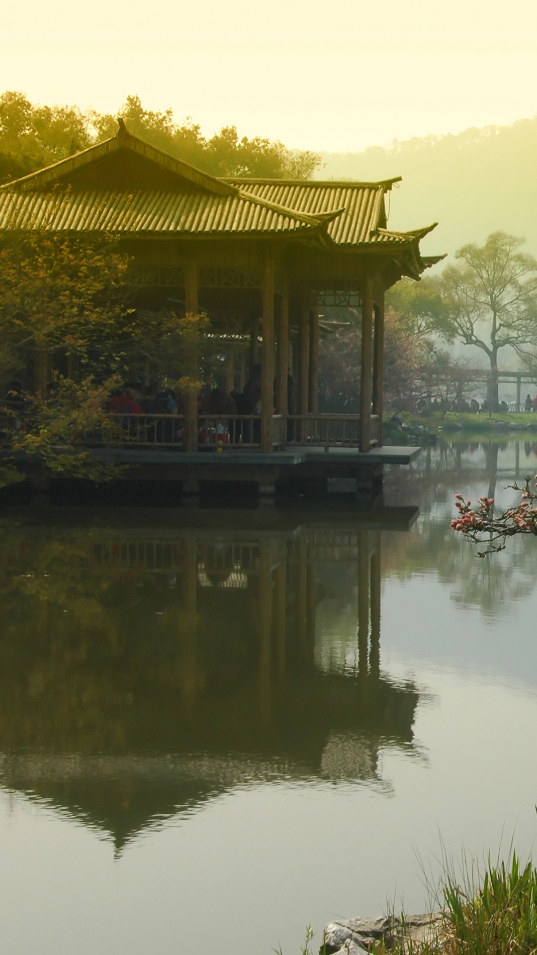 Обои фреска, стена, японский сад, сад, окно в разрешении 1080x1920