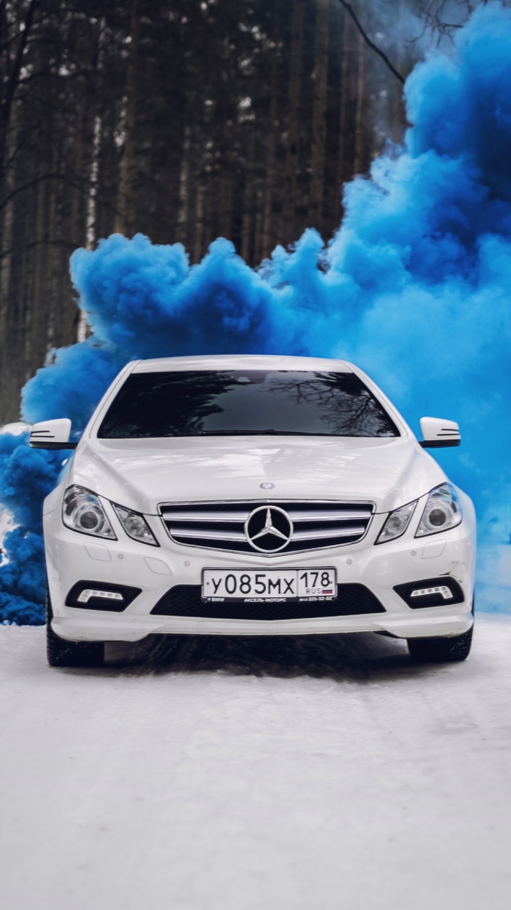 Обои шина, спорткар, авто, колесо, снег в разрешении 720x1280