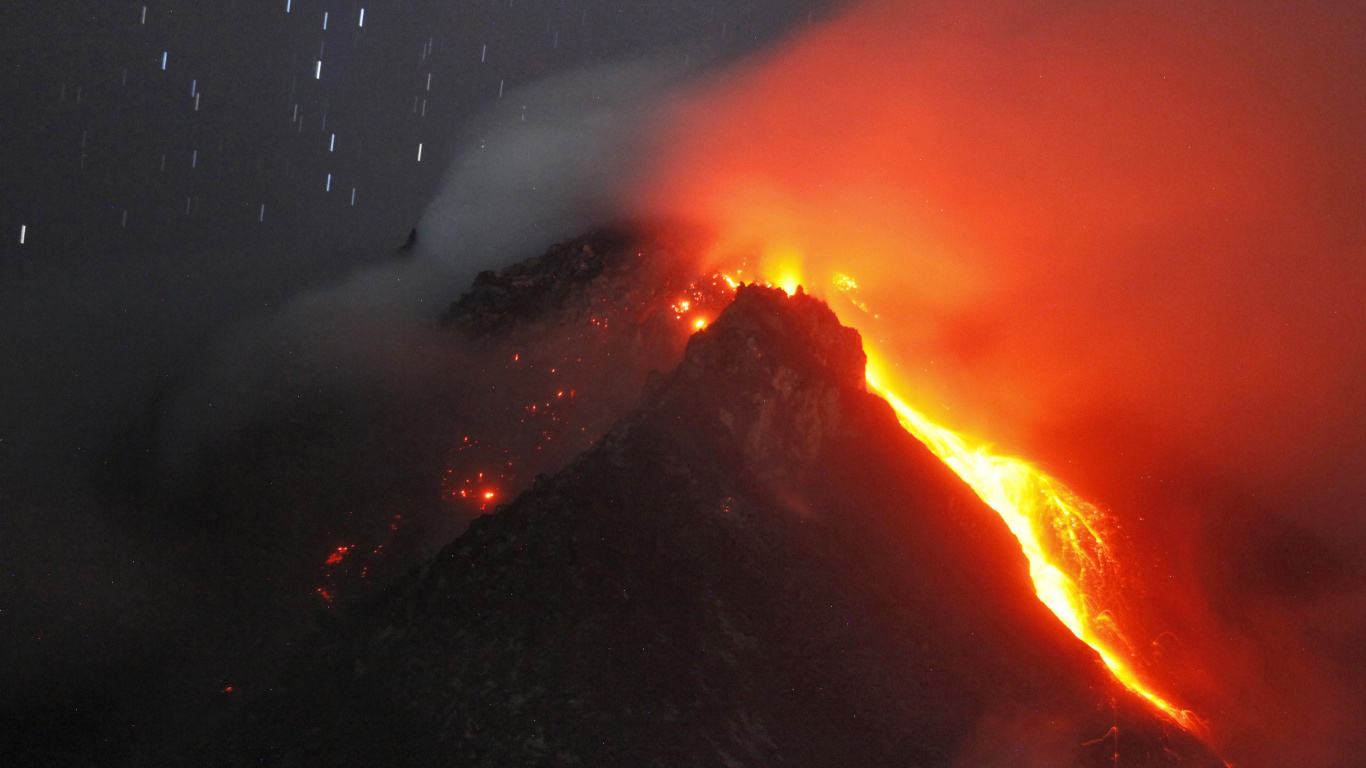 Обои Синабунг, вулкан, лава, типы вулканических извержений, купол лавы в разрешении 1366x768