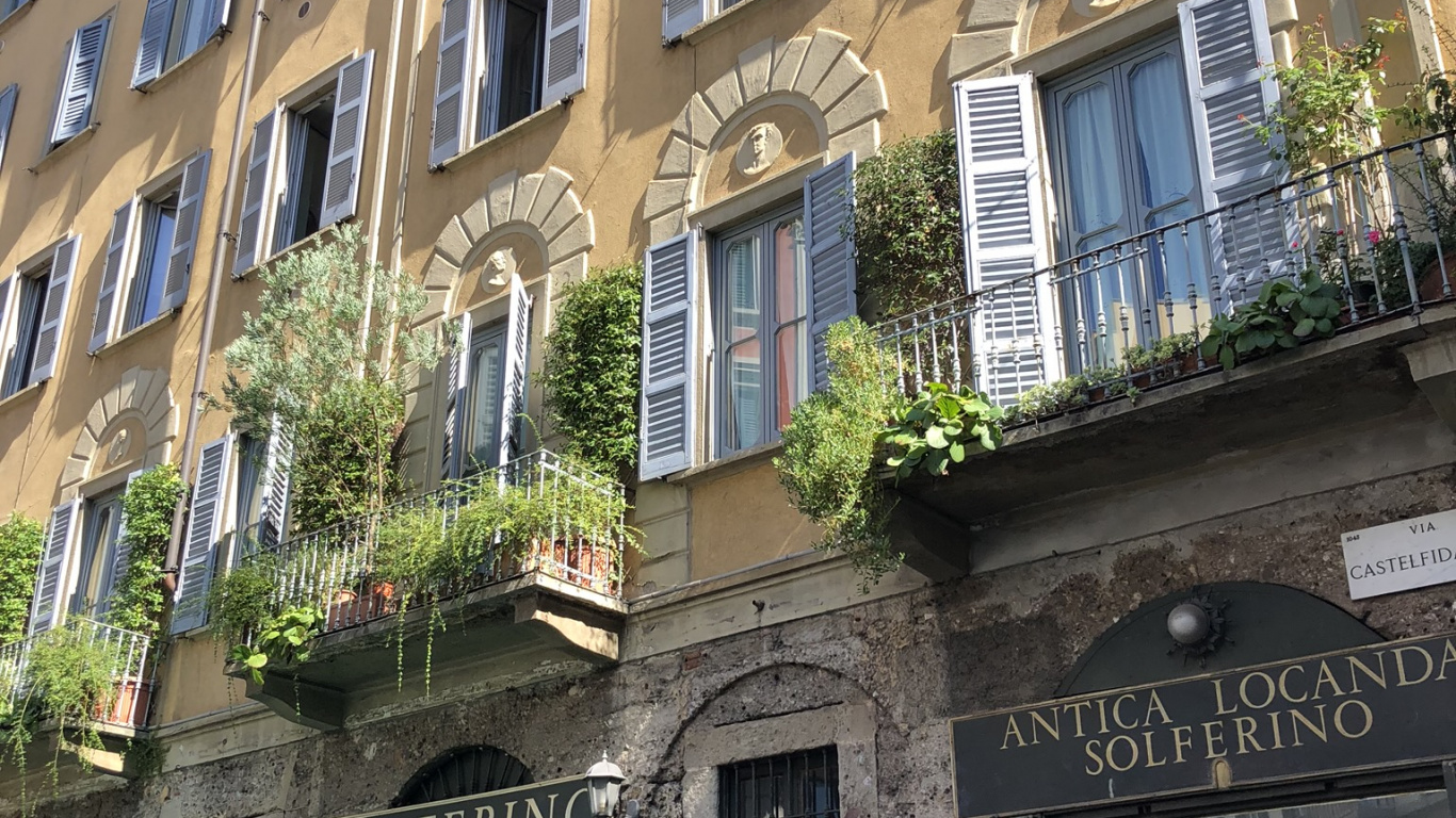 Обои кондоминиум, окно, недвижимость, фасад, соседство в разрешении 1366x768