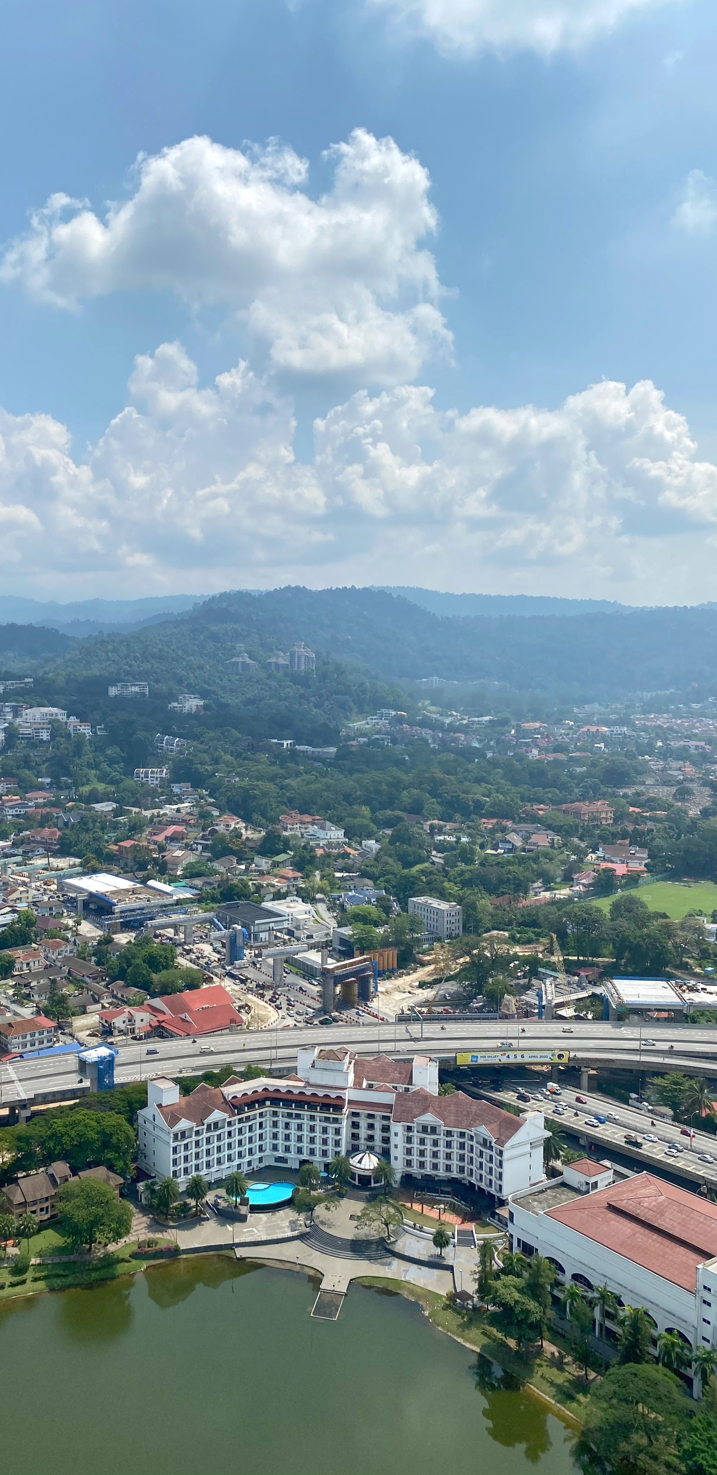 Обои гидроресурсы, жилой район, пейзаж, город, городской район в разрешении 1440x2960