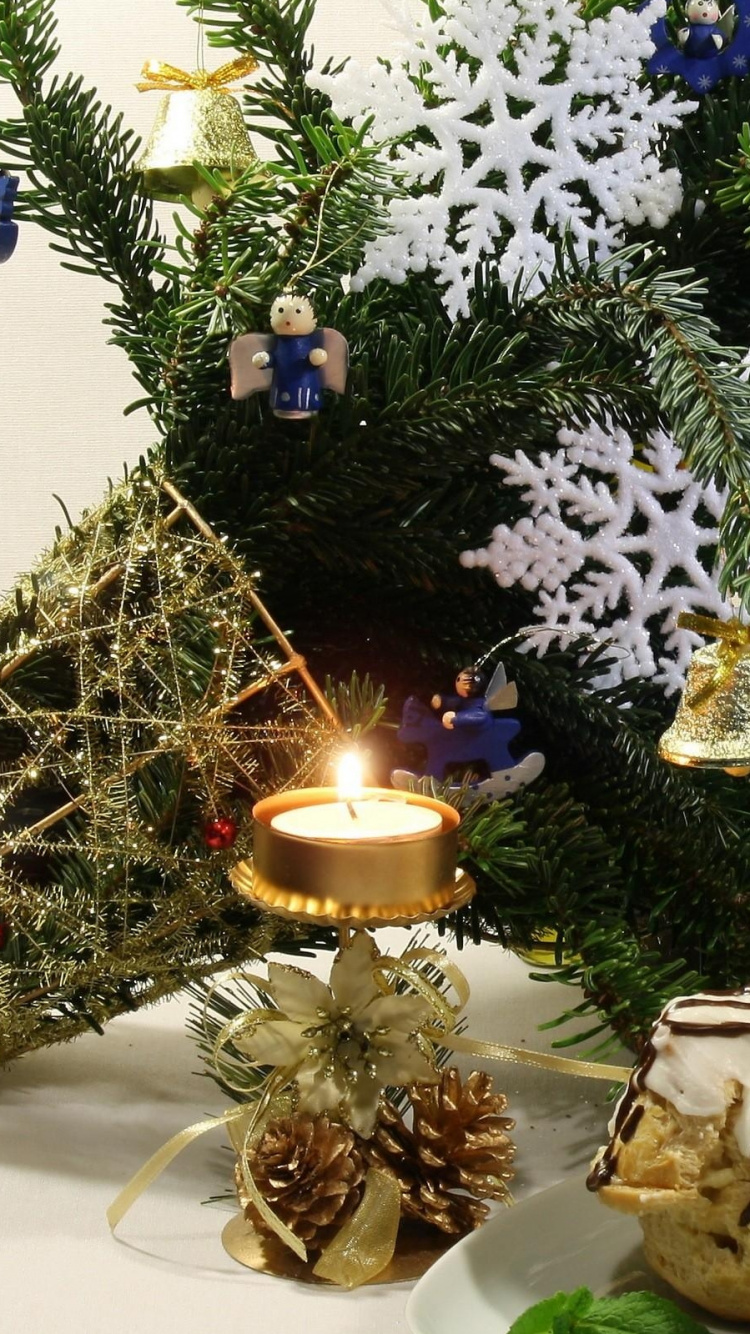 Обои Новый год, Рождественские украшения, дерево, вечеринка, свеча в разрешении 750x1334