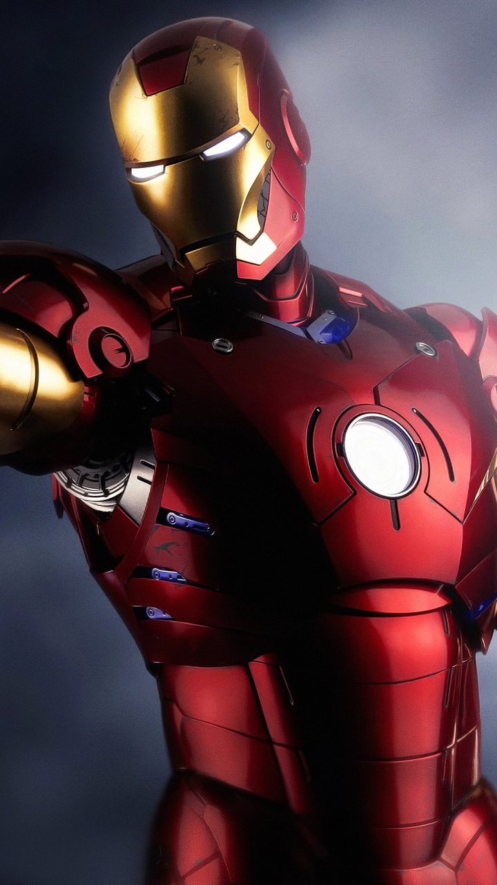 Обои Железный человек, супергерой, фигурка, игрушка, военная машина в разрешении 720x1280