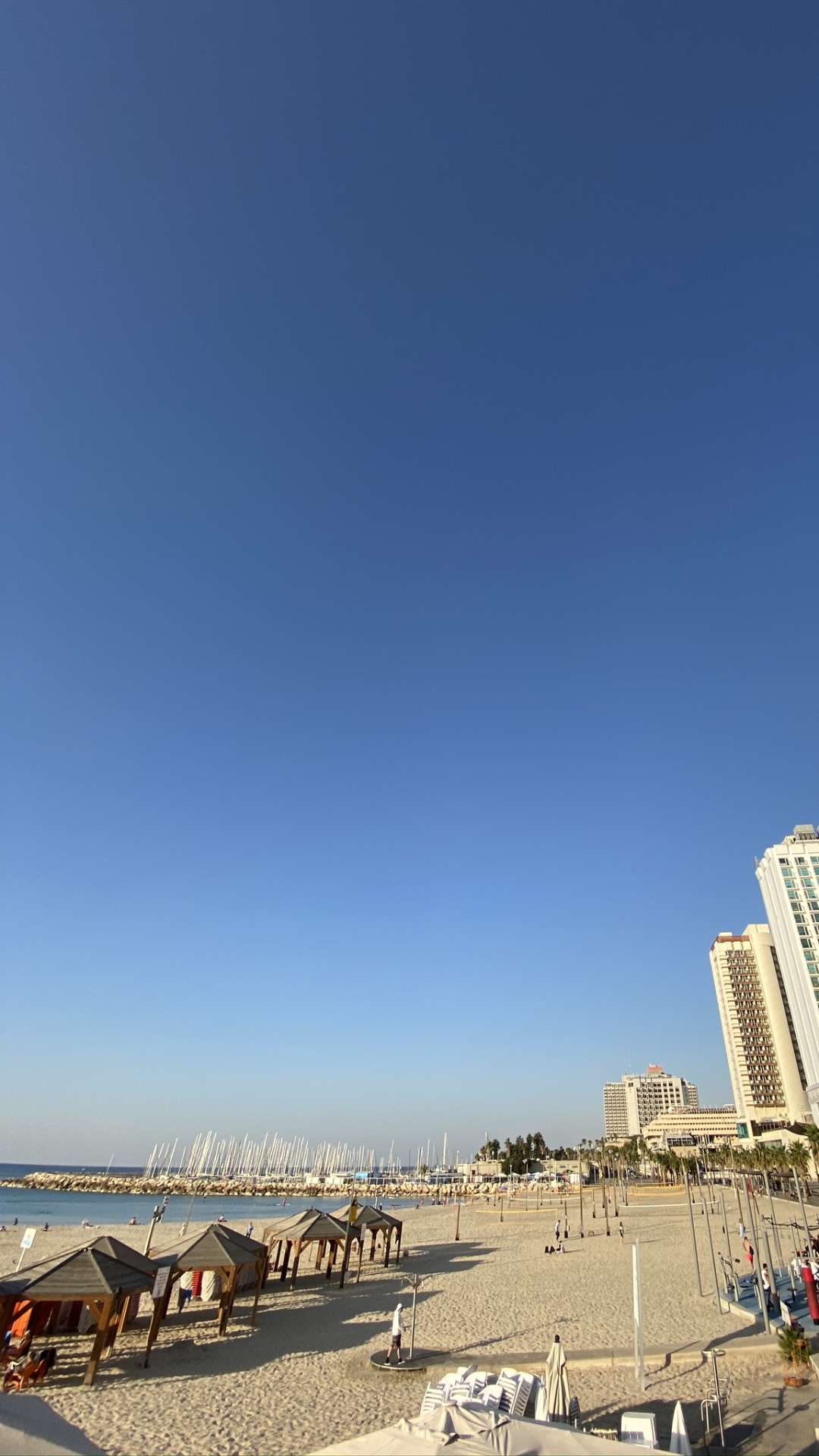 Обои башня, кондоминиум, коммерческое здание, туризм, метрополия в разрешении 1080x1920