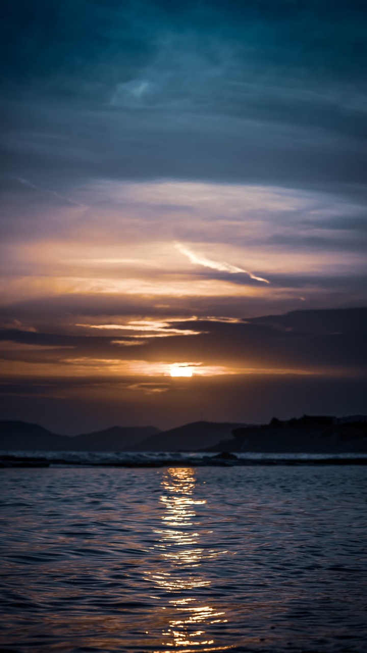 Обои ios, вода, облако, атмосфера, гидроресурсы в разрешении 720x1280