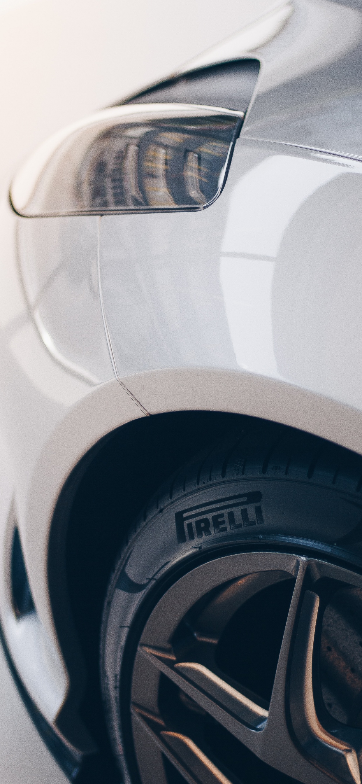 Обои шина, обод, белые, колесо, Литые диски в разрешении 1242x2688