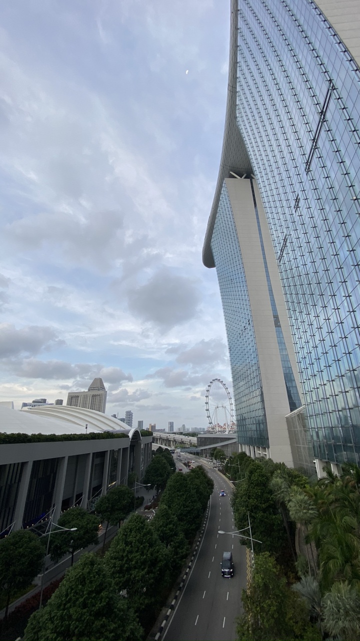 Обои дневное время, инфраструктура, архитектура, соседство, башня в разрешении 720x1280