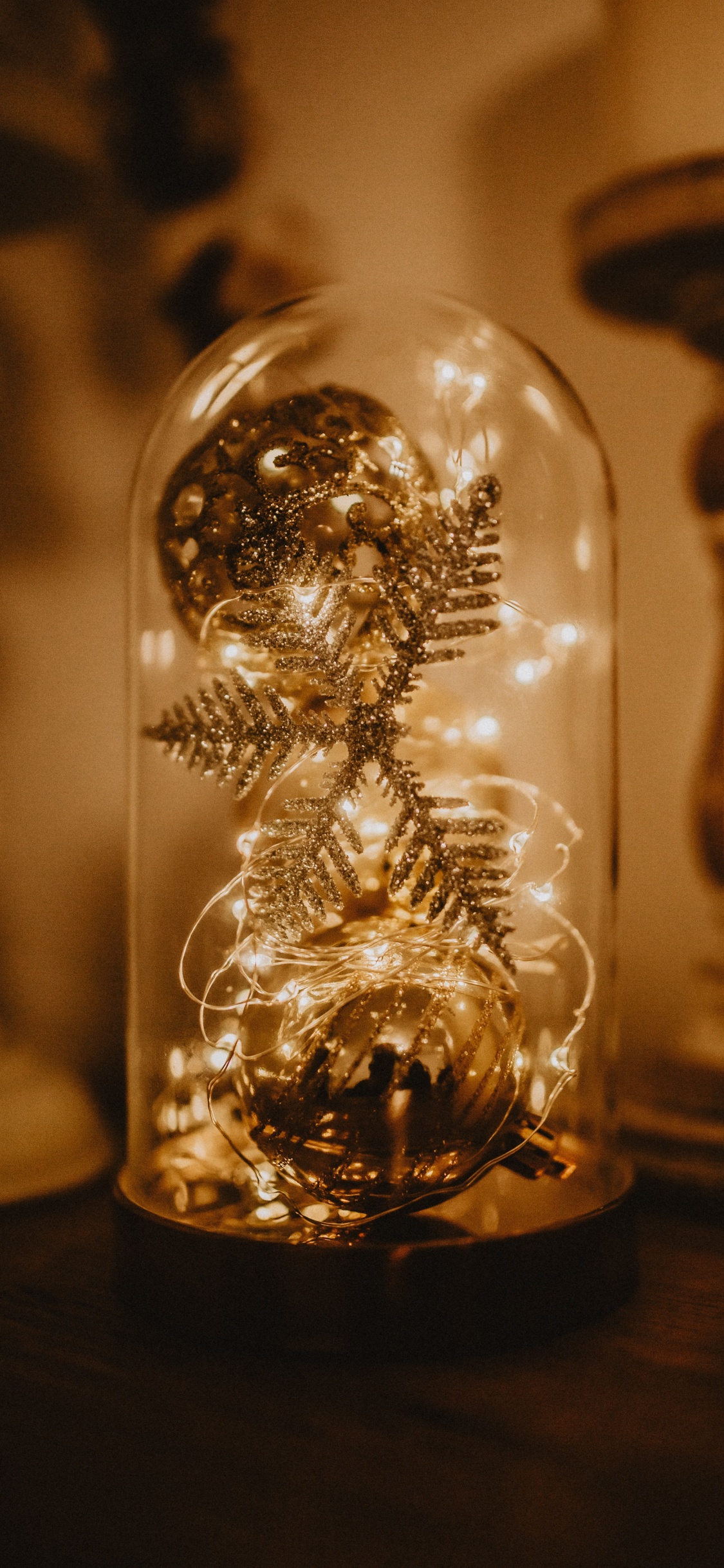 Обои лампочка, металл, освещение, прозрачный материал, безделушка в разрешении 1125x2436