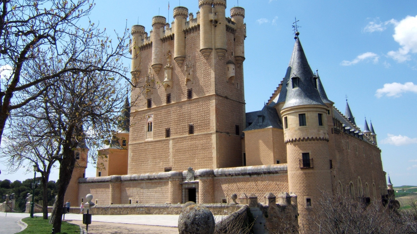 Обои замок, дворец, средневековая архитектура, здание, историческое место в разрешении 1366x768