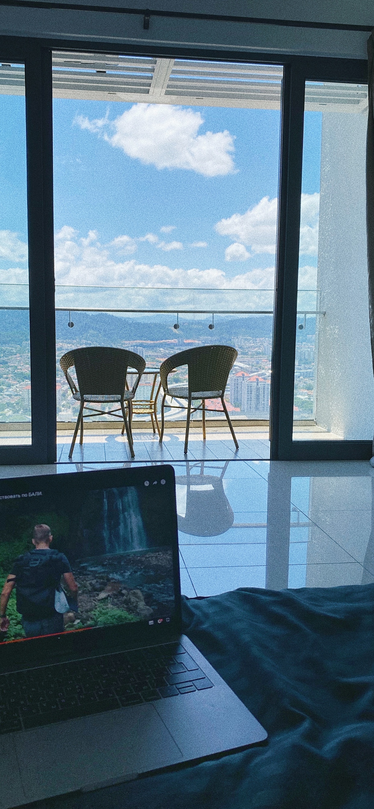 Обои стекло, дизайн интерьера, комната, электронное устройство, этаж в разрешении 1242x2688