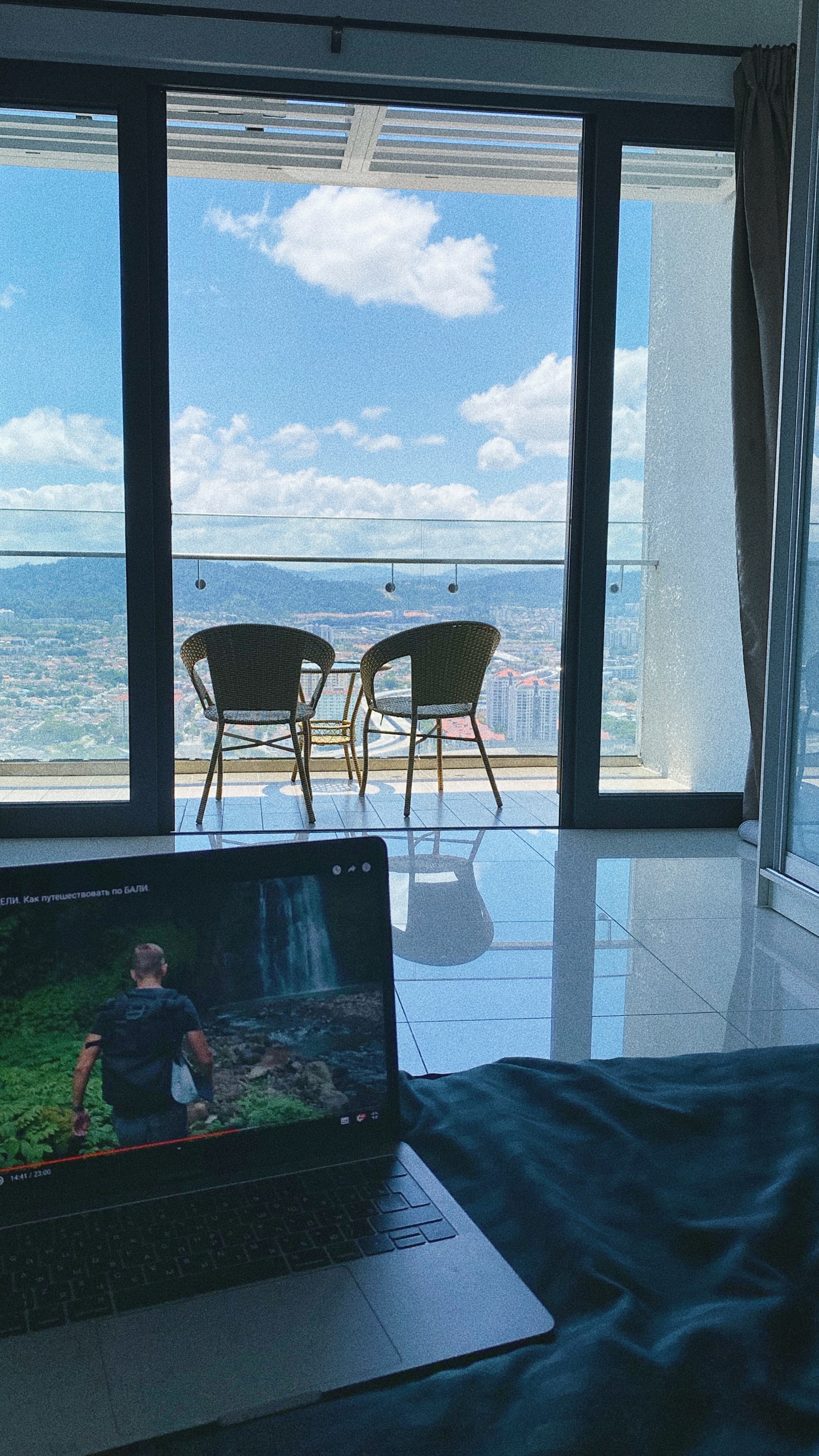 Обои стекло, дизайн интерьера, комната, электронное устройство, этаж в разрешении 1440x2560