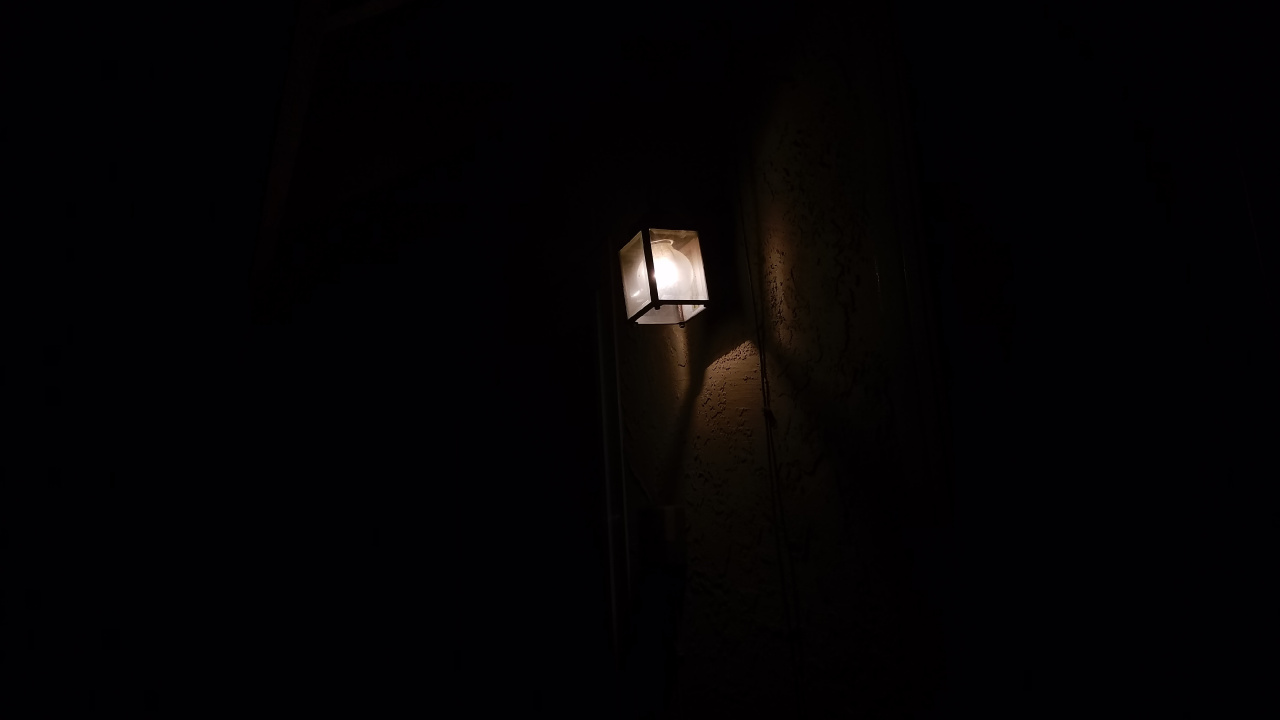 Обои свет, Лампа, освещение, темнота, черный в разрешении 1280x720