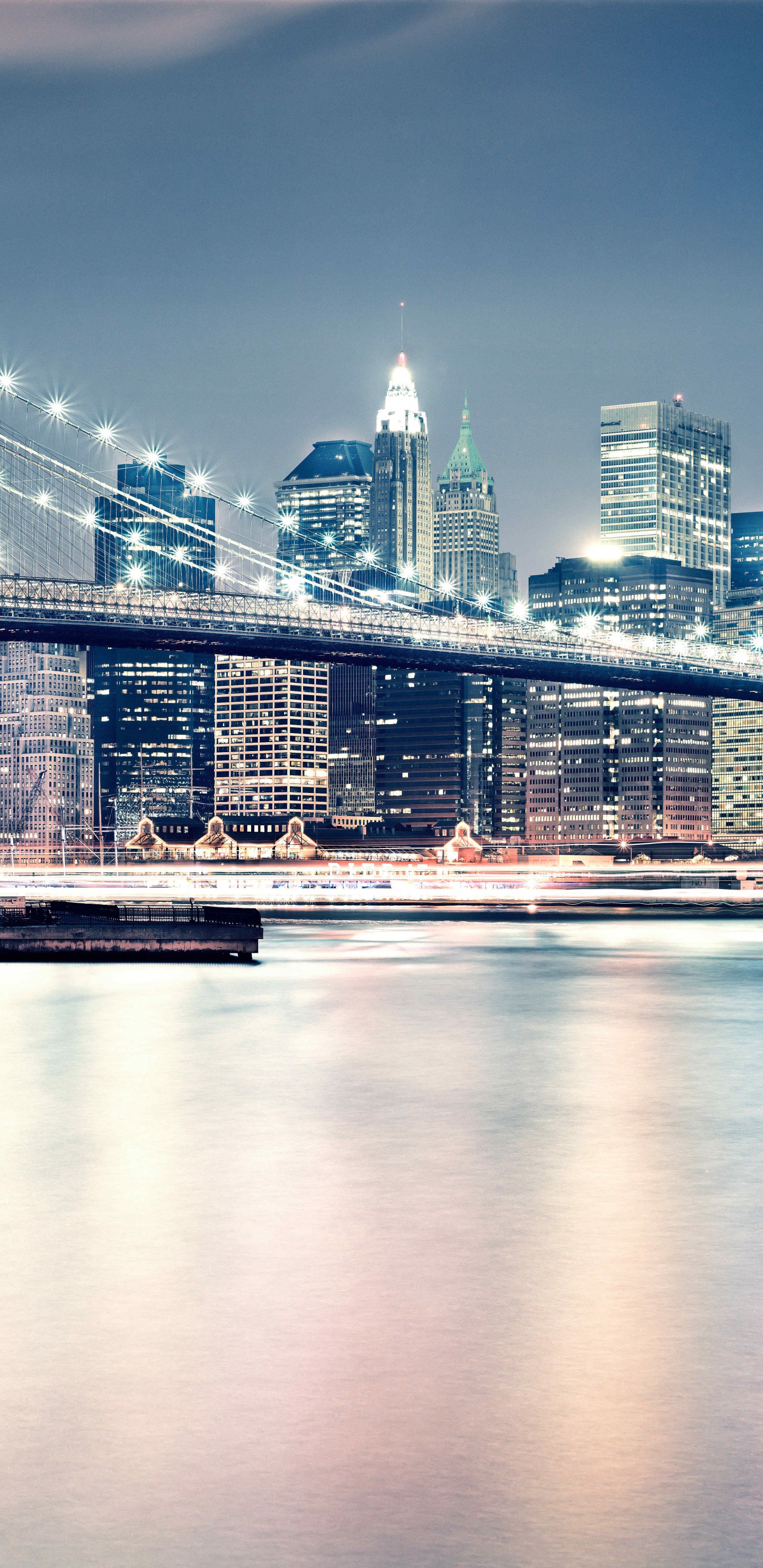 Обои Бруклинский мост, городской пейзаж, город, отражение, линия горизонта в разрешении 1440x2960