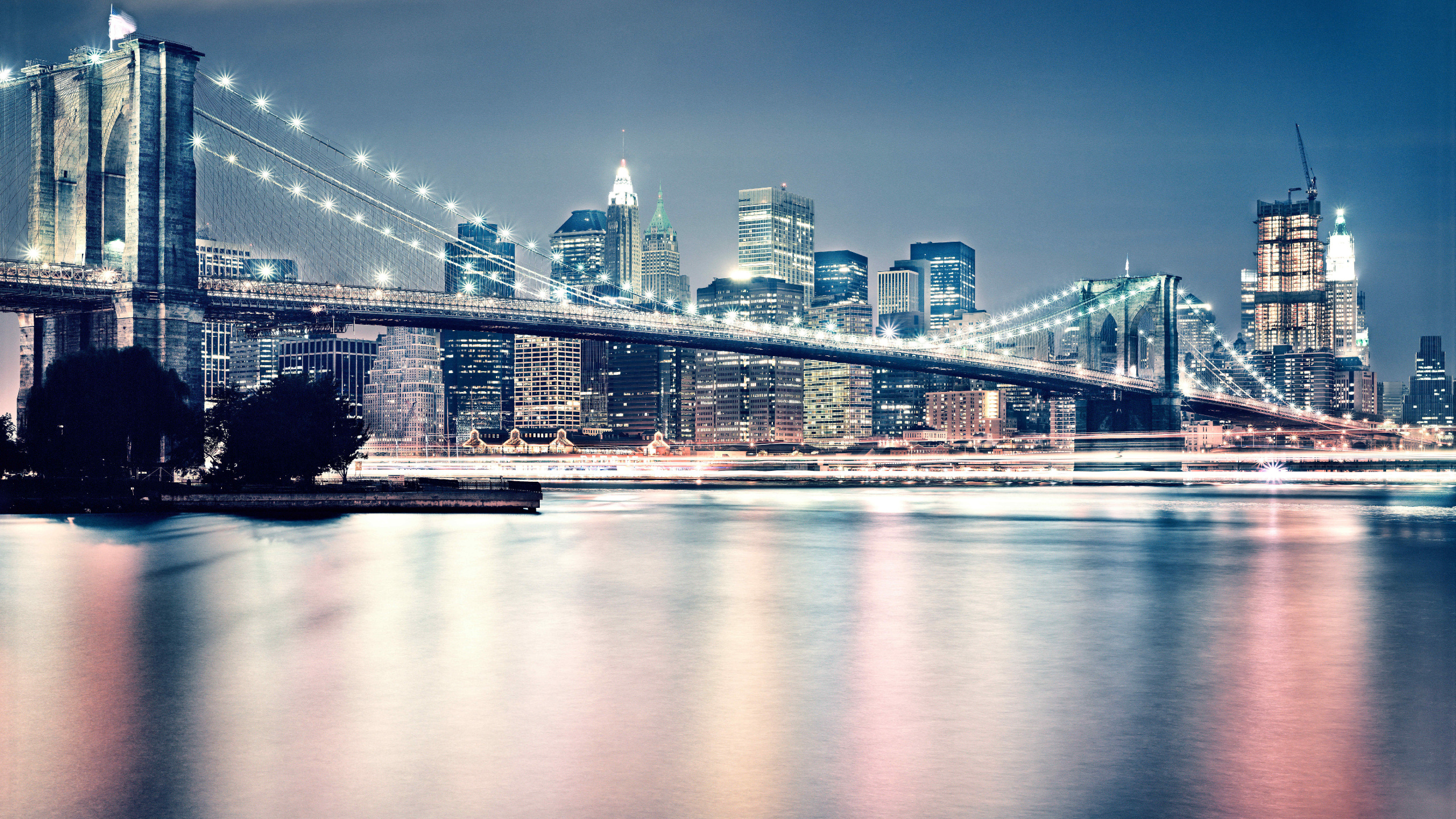 Обои Бруклинский мост, городской пейзаж, город, отражение, линия горизонта в разрешении 2560x1440