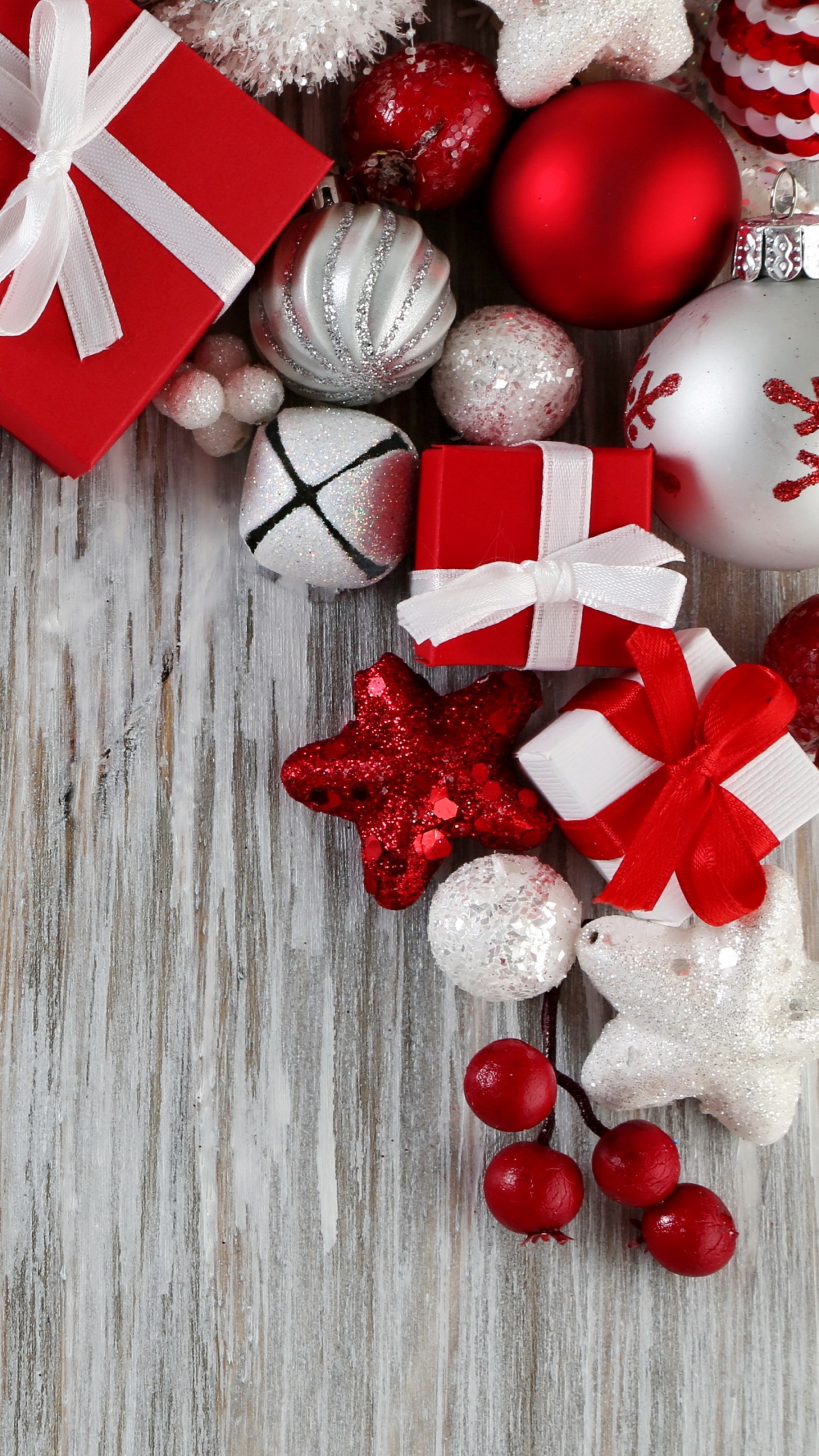 Обои Рождественский день, Новый год, красный цвет, Рождественские украшения, рождественский орнамент в разрешении 1440x2560