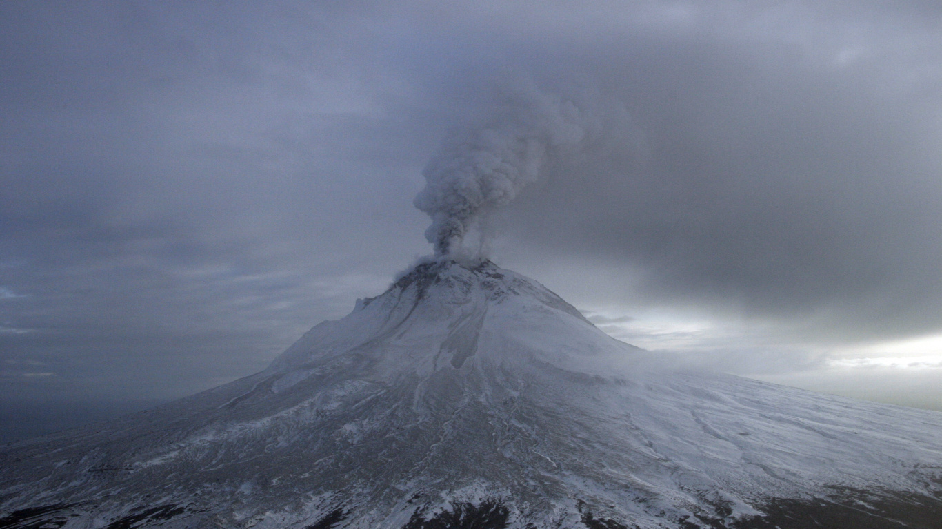 Обои типы вулканических извержений, стратовулкан, вулкан, щитовой вулкан, лава в разрешении 1366x768